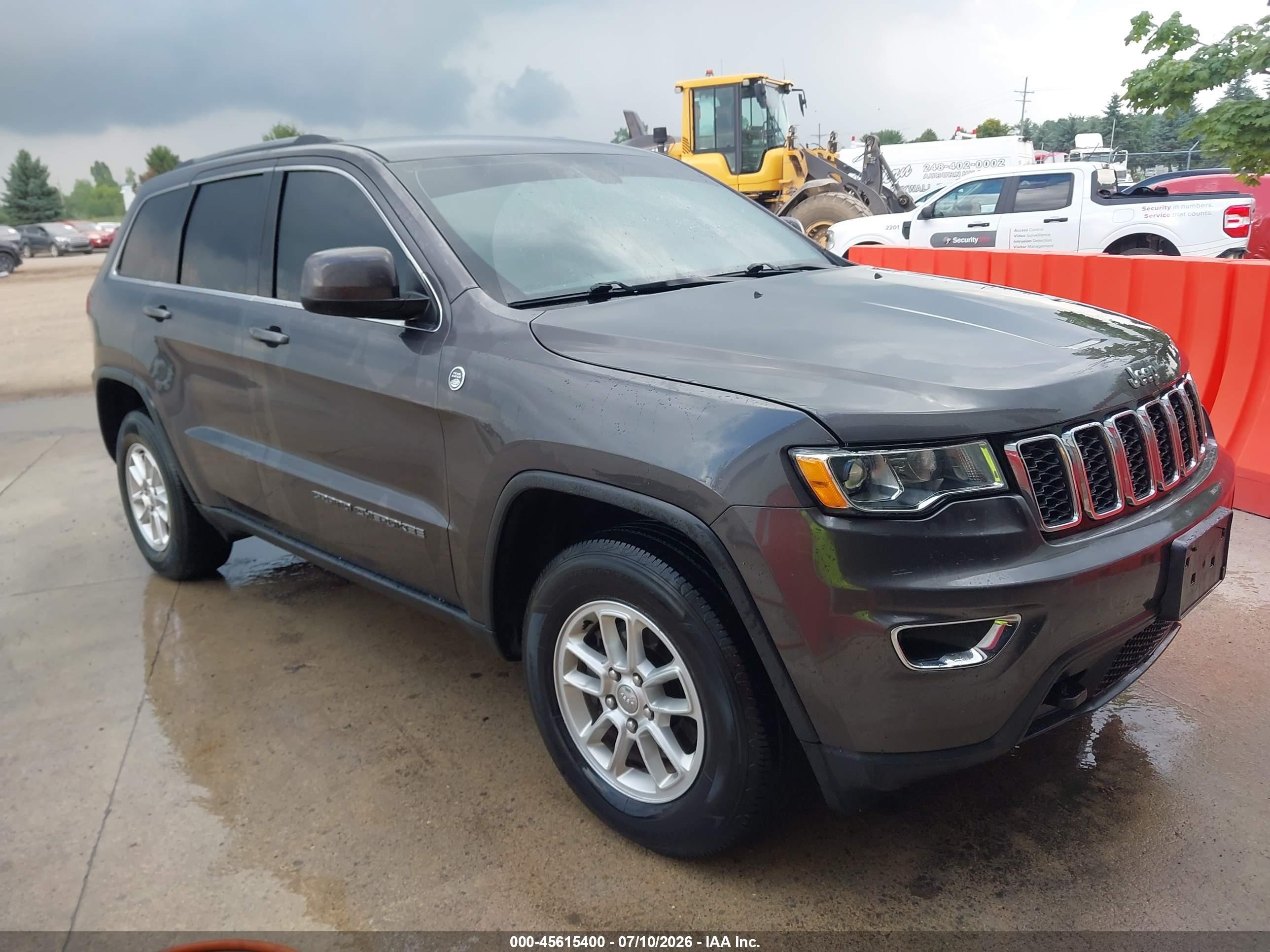 2020 Jeep Grand Cherokee VIN 1C4RJFAG1LC330879 — IAAI salvage auction photo