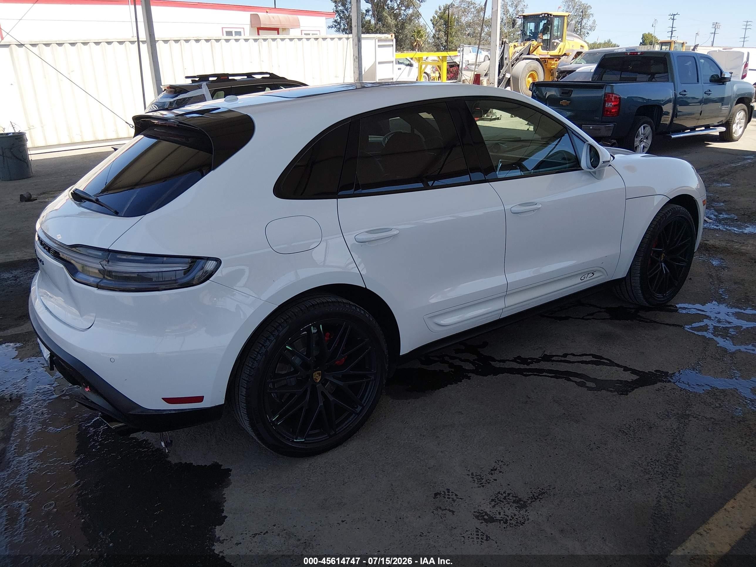 2024 Porsche Macan VIN WP1AF2A57RLB55342 IAAI salvage auction — Rear End, Salvage (California), sold $33,250 on 2026-08-17 (photo 4)