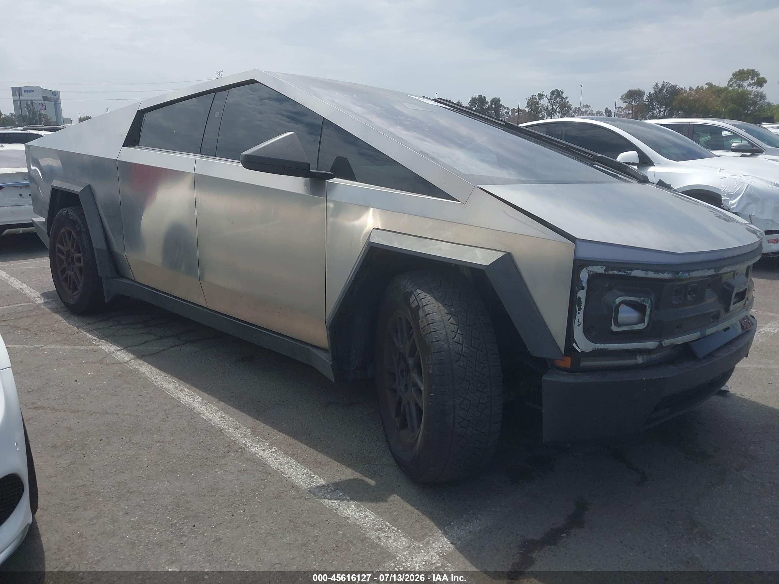 2025 Tesla Cybertruck VIN 7G2CEHED3SA073449 — IAAI salvage auction photo