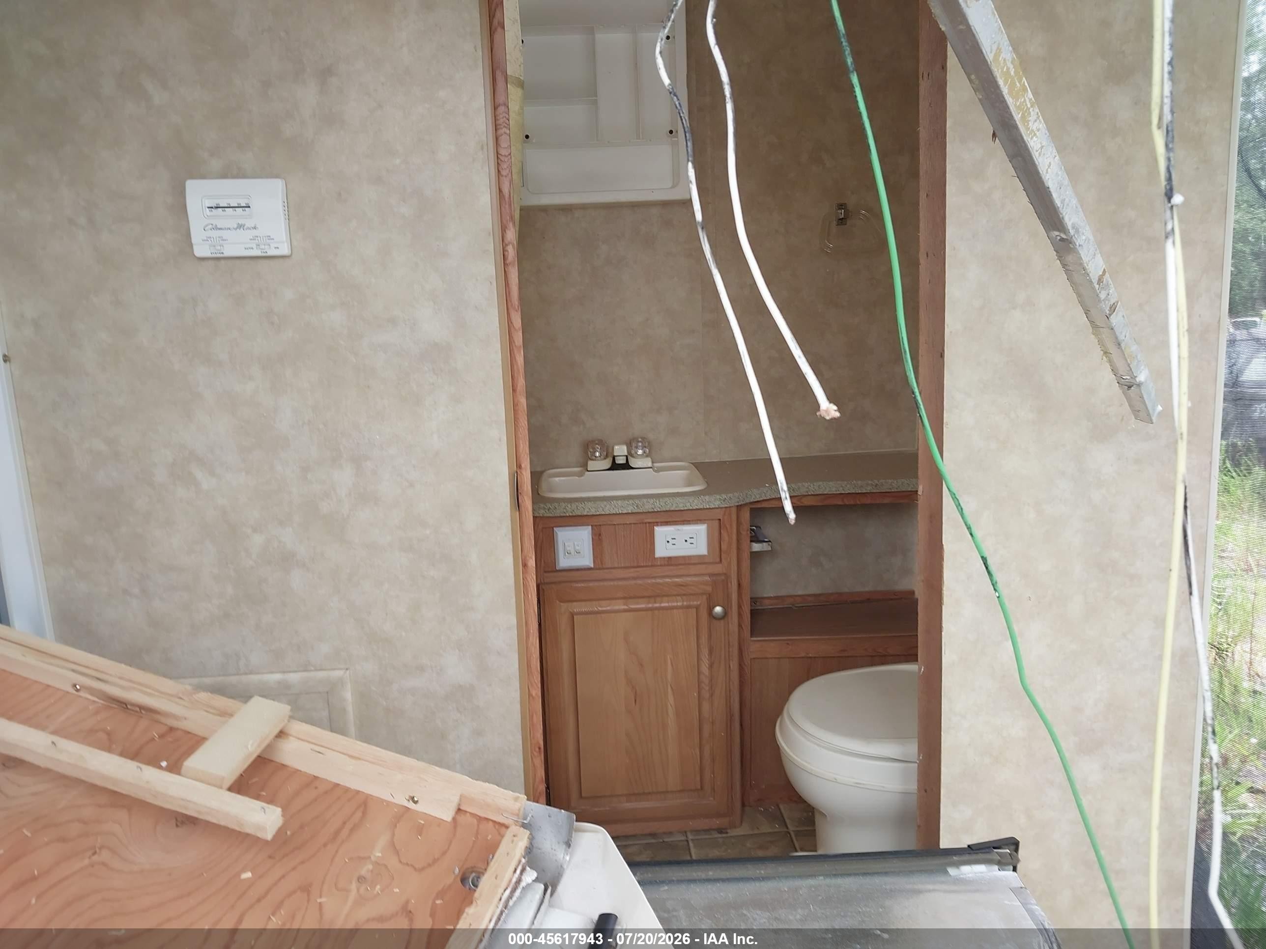 2008 Jayco Other VIN 1UJBJ02M481JF0555 IAAI salvage auction — Unknown, Clear (Michigan), sold $100 on 2026-09-17 (photo 8)