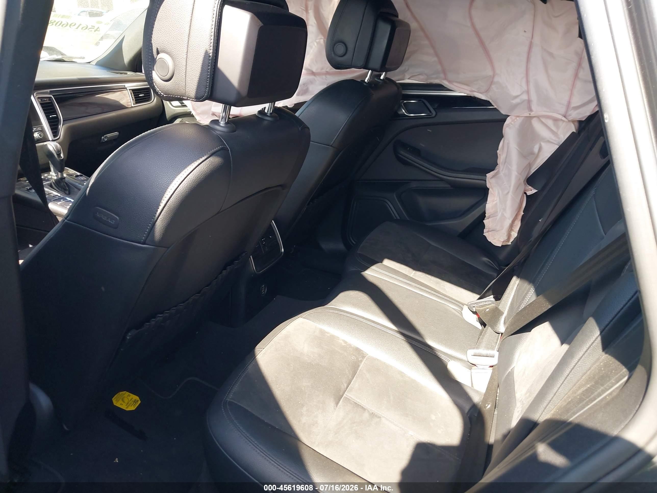 2018 Porsche Macan VIN WP1AA2A5XJLB03982 IAAI salvage auction — Side, Salvage Certificate (California), sold $4,200 on 2026-08-17 (photo 8)