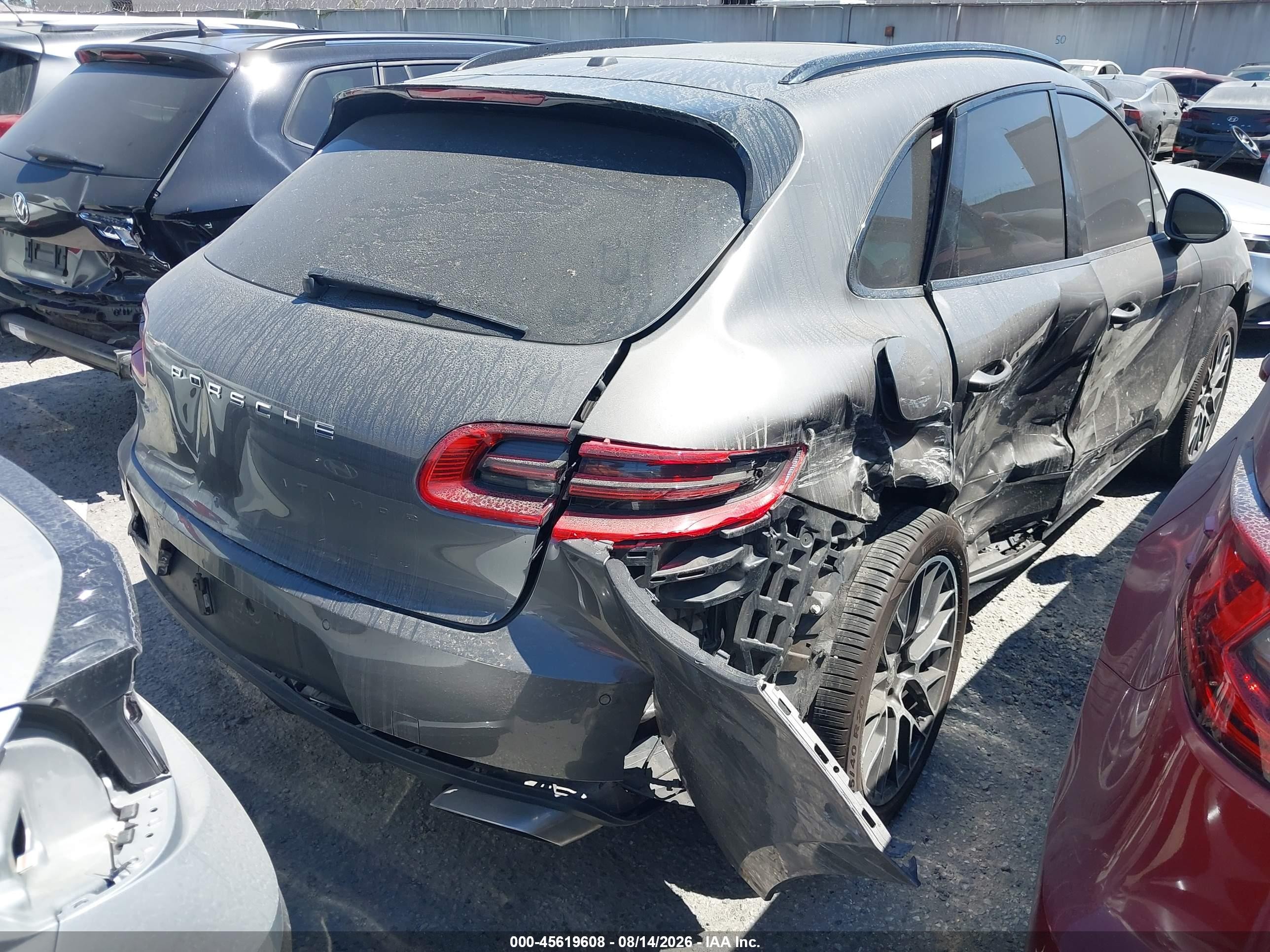 2018 Porsche Macan VIN WP1AA2A5XJLB03982 IAAI salvage auction — Side, Salvage Certificate (California), sold $4,200 on 2026-08-17 (photo 4)