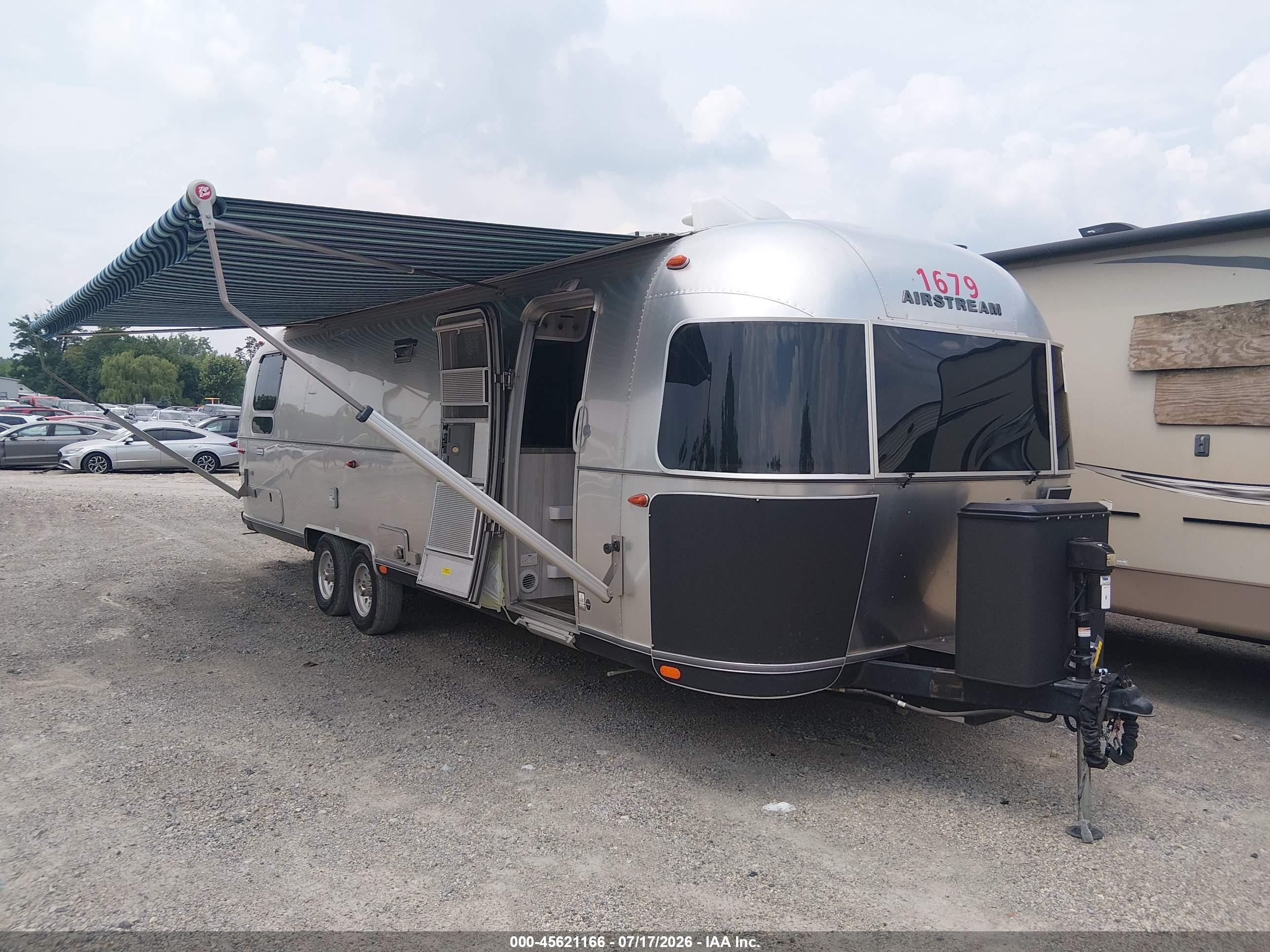 2022 Airstream 30rb VIN 1STJFYP24NJ560857 — IAAI salvage auction photo