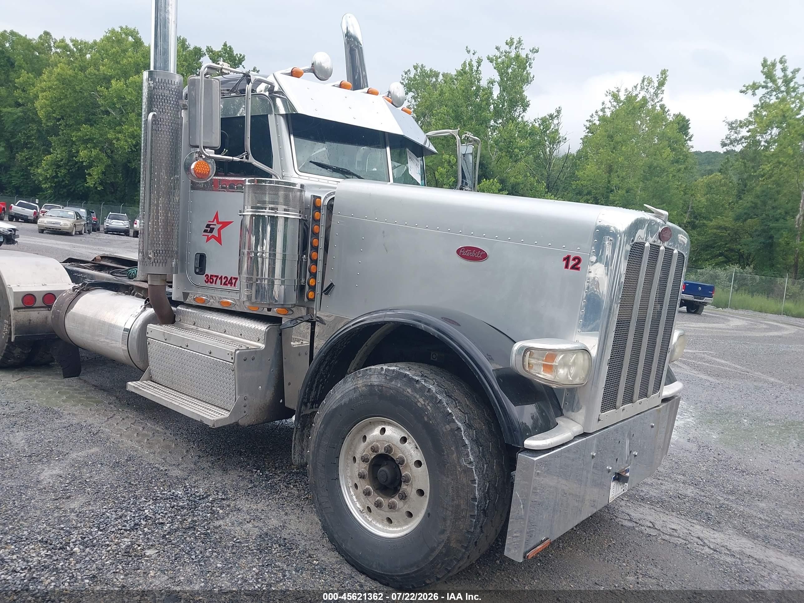 2012 Peterbilt 389 VIN 1XPXD40XXCD149261 — IAAI salvage auction photo