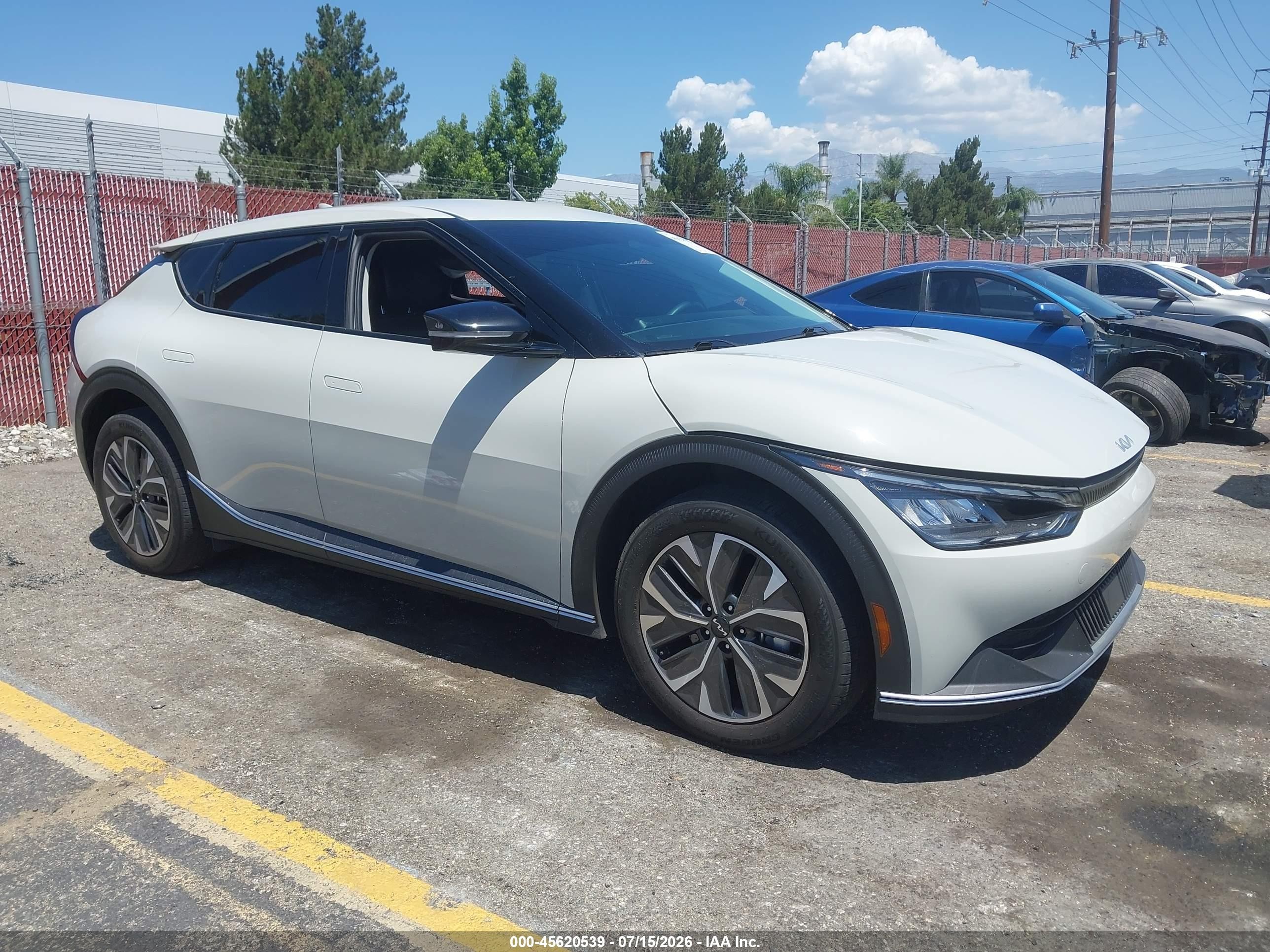 2024 Kia EV6 VIN KNDC34LA0R5222909 — IAAI salvage auction photo