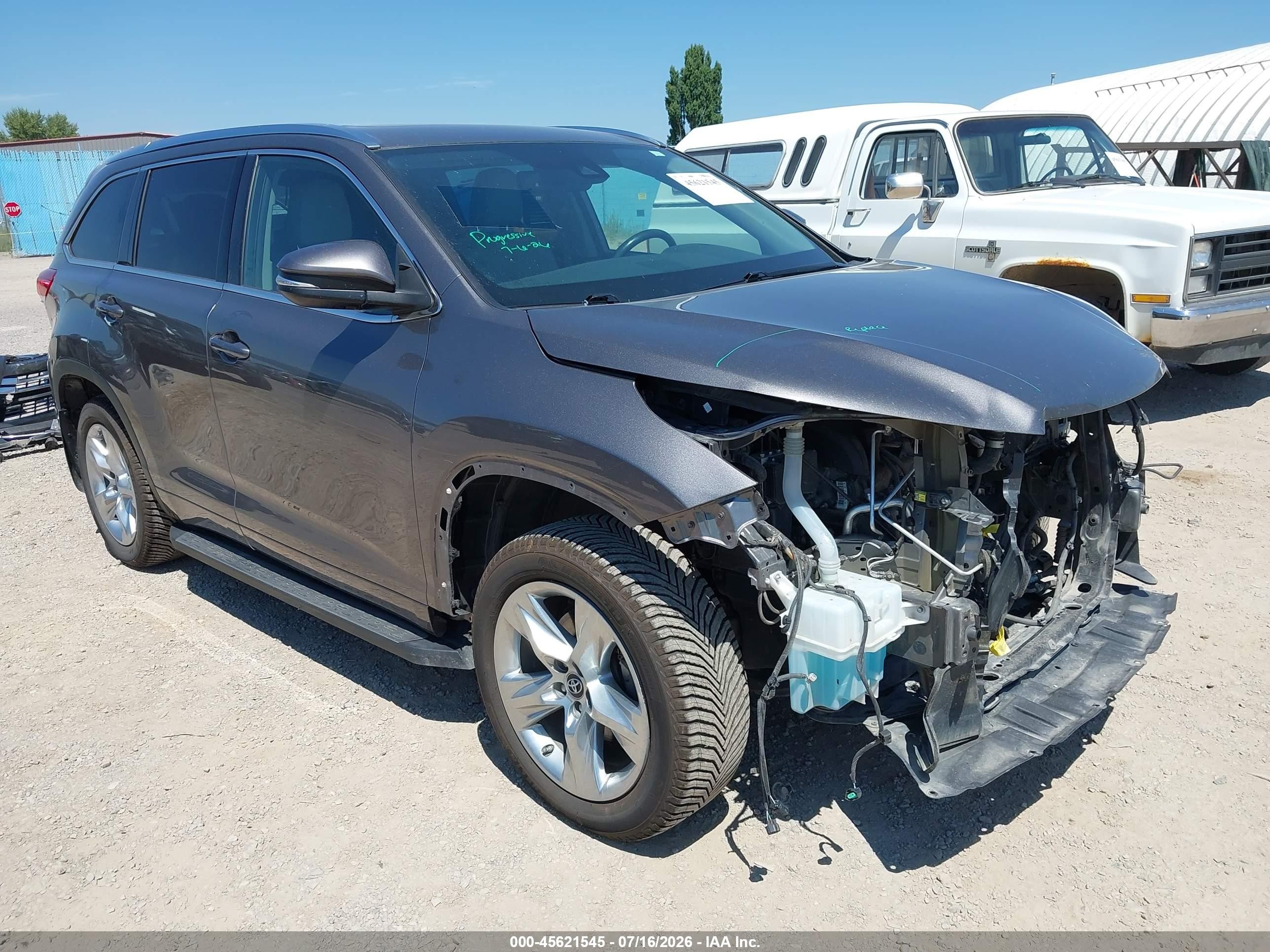 2018 Toyota Highlander VIN 5TDDZRFH4JS910628 — IAAI salvage auction photo