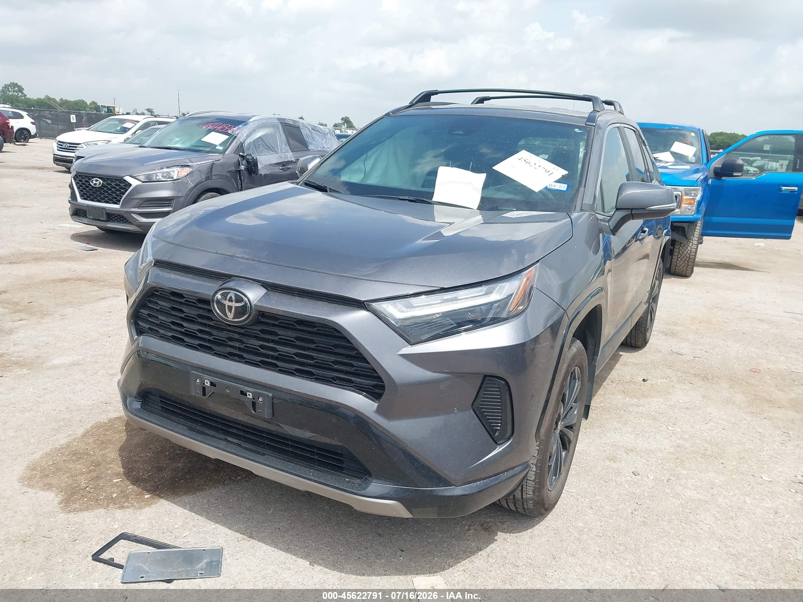 2025 Toyota Rav 4 VIN 4T3T6RFV1SU183264 IAAI salvage auction — Side, Original (Texas), sold $14,800 on 2026-09-10 (photo 2)