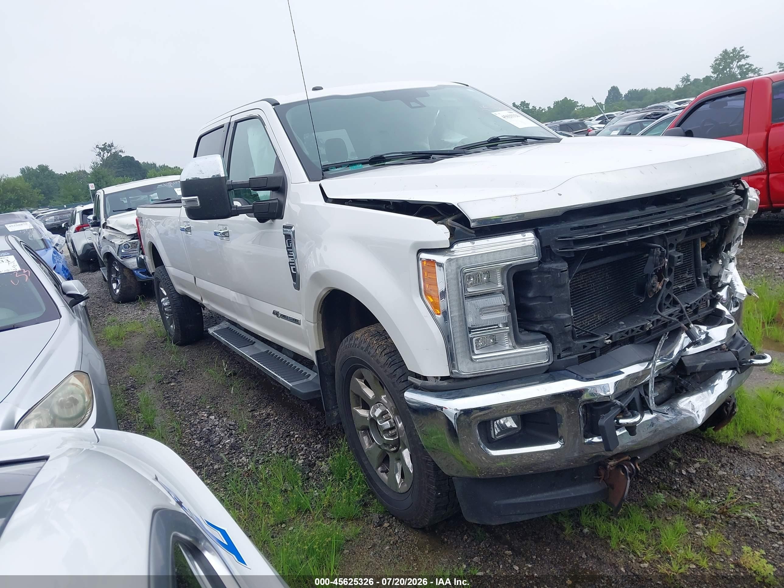 2017 Ford F-350 VIN 1FT8W3BT5HEF38458 — IAAI salvage auction photo