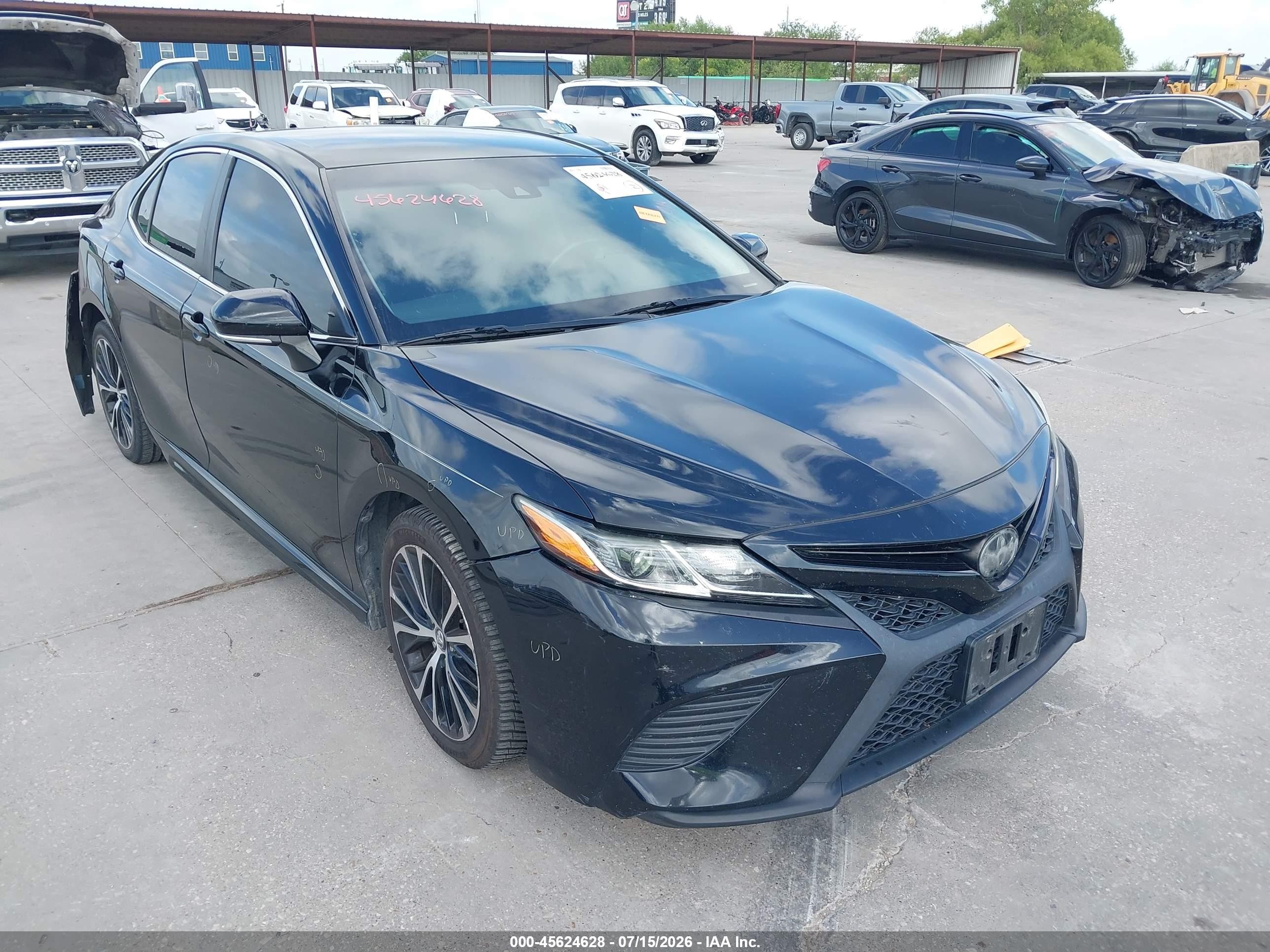 2018 Toyota Camry VIN 4T1B11HK8JU059238 — IAAI salvage auction photo