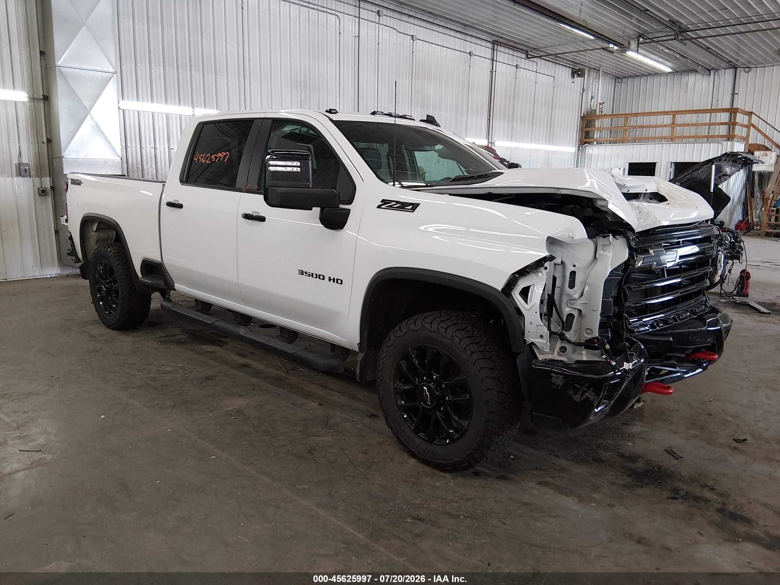 2026 Chevrolet Silverado 3500 VIN 1GC4KTE72TF125442 — IAAI salvage auction photo