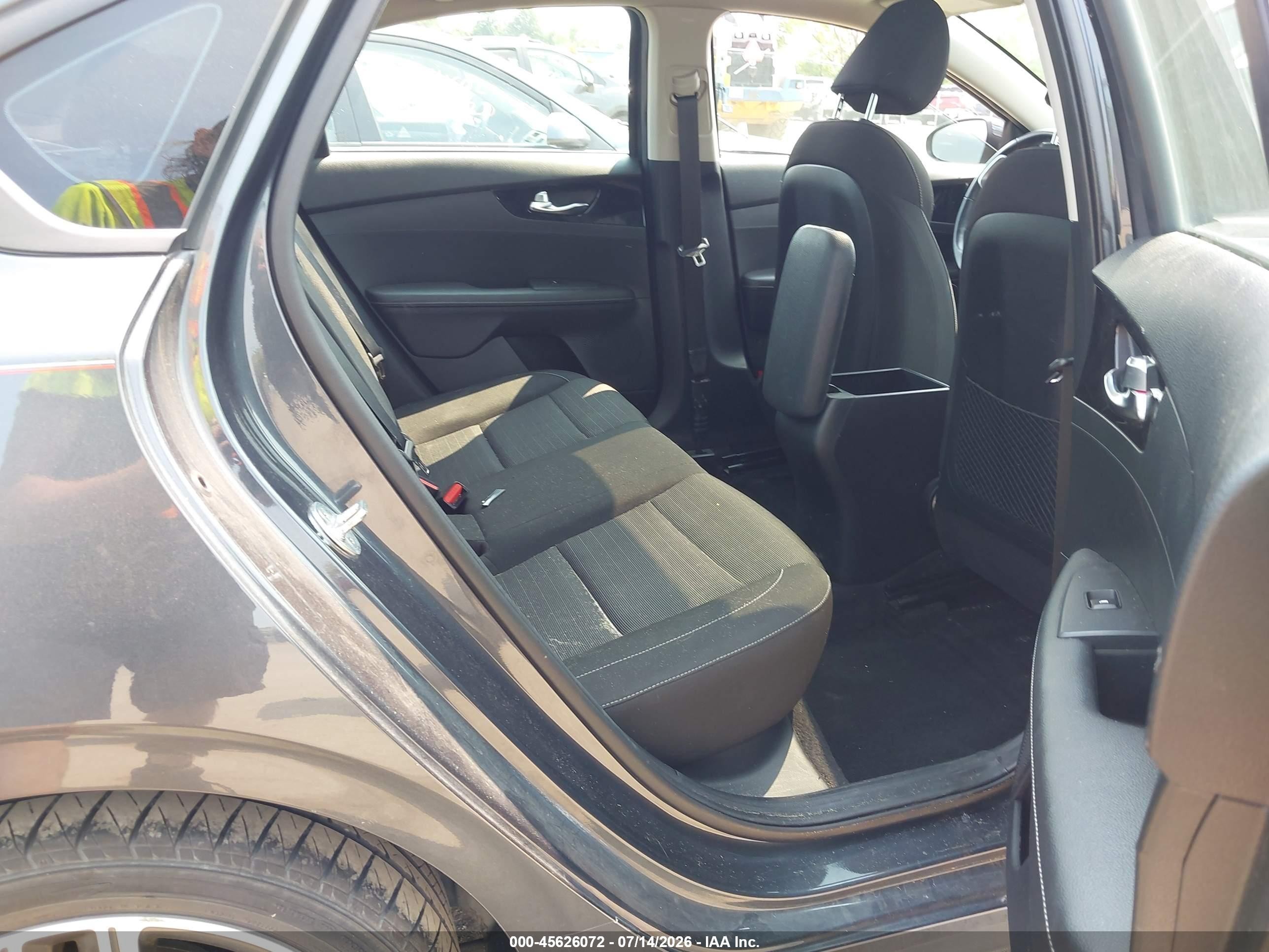 2019 Kia Forte VIN 3KPF34AD3KE050816 IAAI salvage auction — Unknown, Salvage (Ohio), sold $2,900 on 2026-09-08 (photo 8)