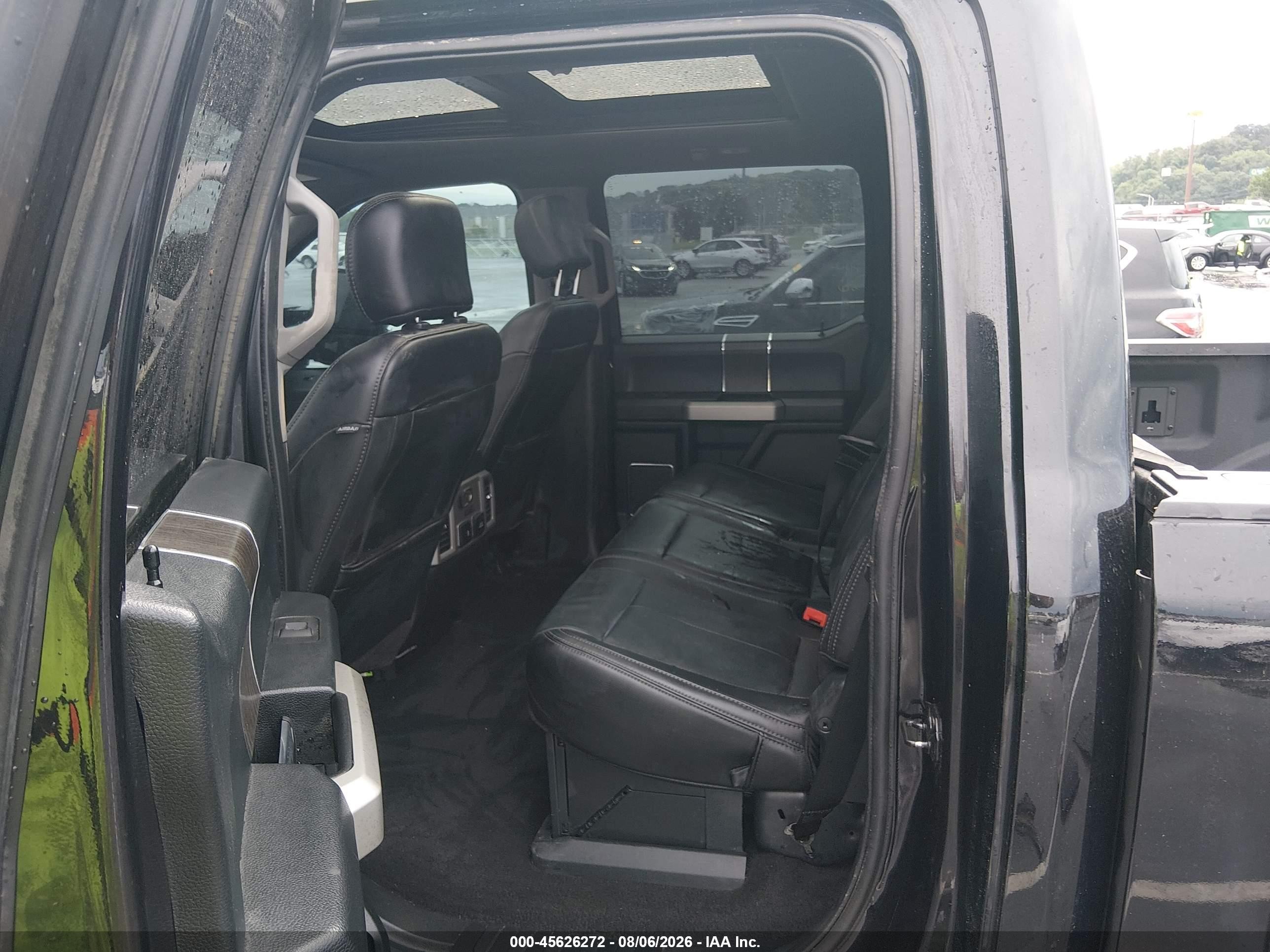2020 Ford F-350 VIN 1FT8W3BTXLEC19873 IAAI salvage auction — Water/Flood, Junk (Illinois), sold $8,800 on 2026-09-29 (photo 5)