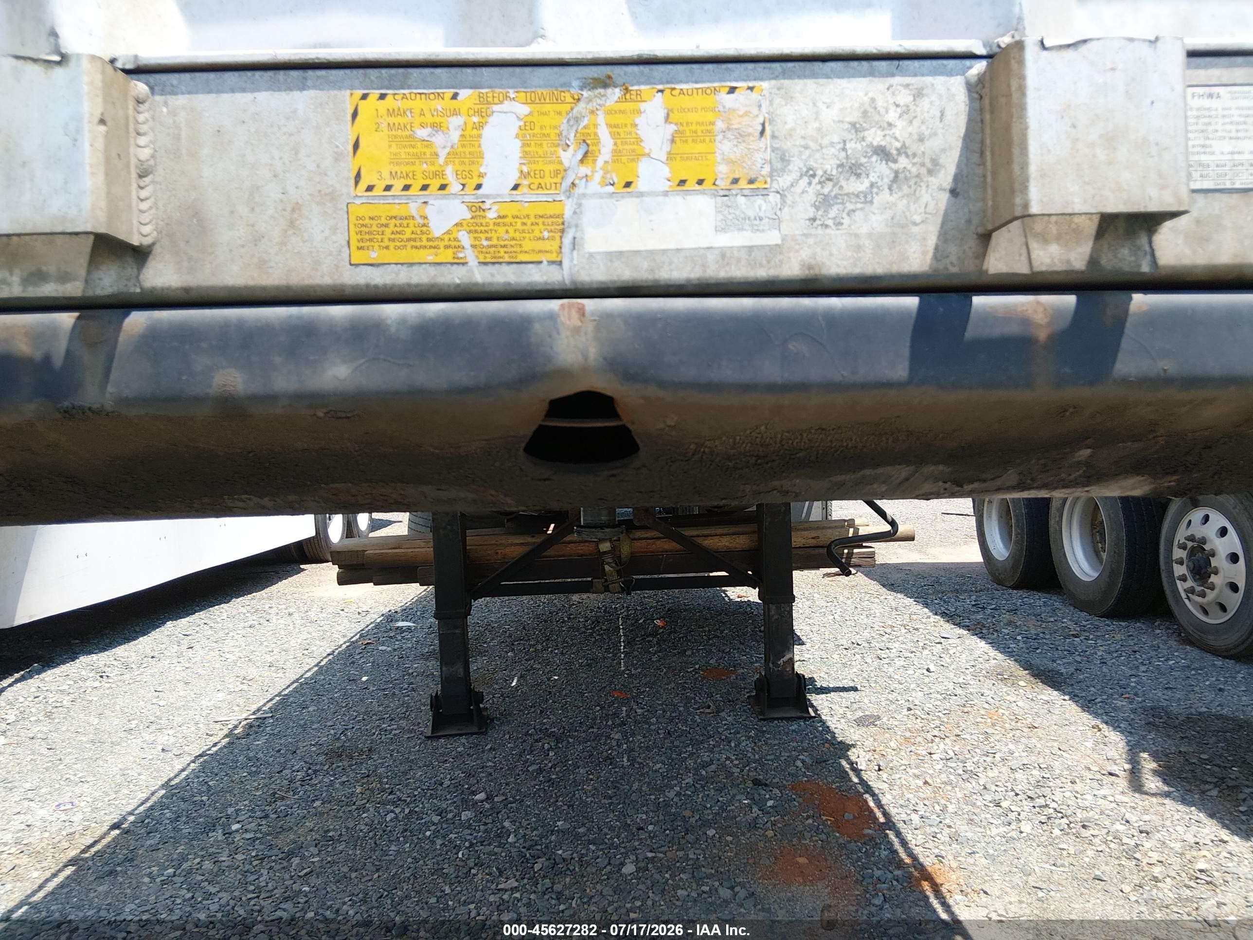 2002 Utility Trailer Mfg Flatbed VIN 1UYFS24892A784905 IAAI salvage auction — Theft, Junk Receipt (North Carolina), sold $5,275 on 2026-09-09 (photo 9)
