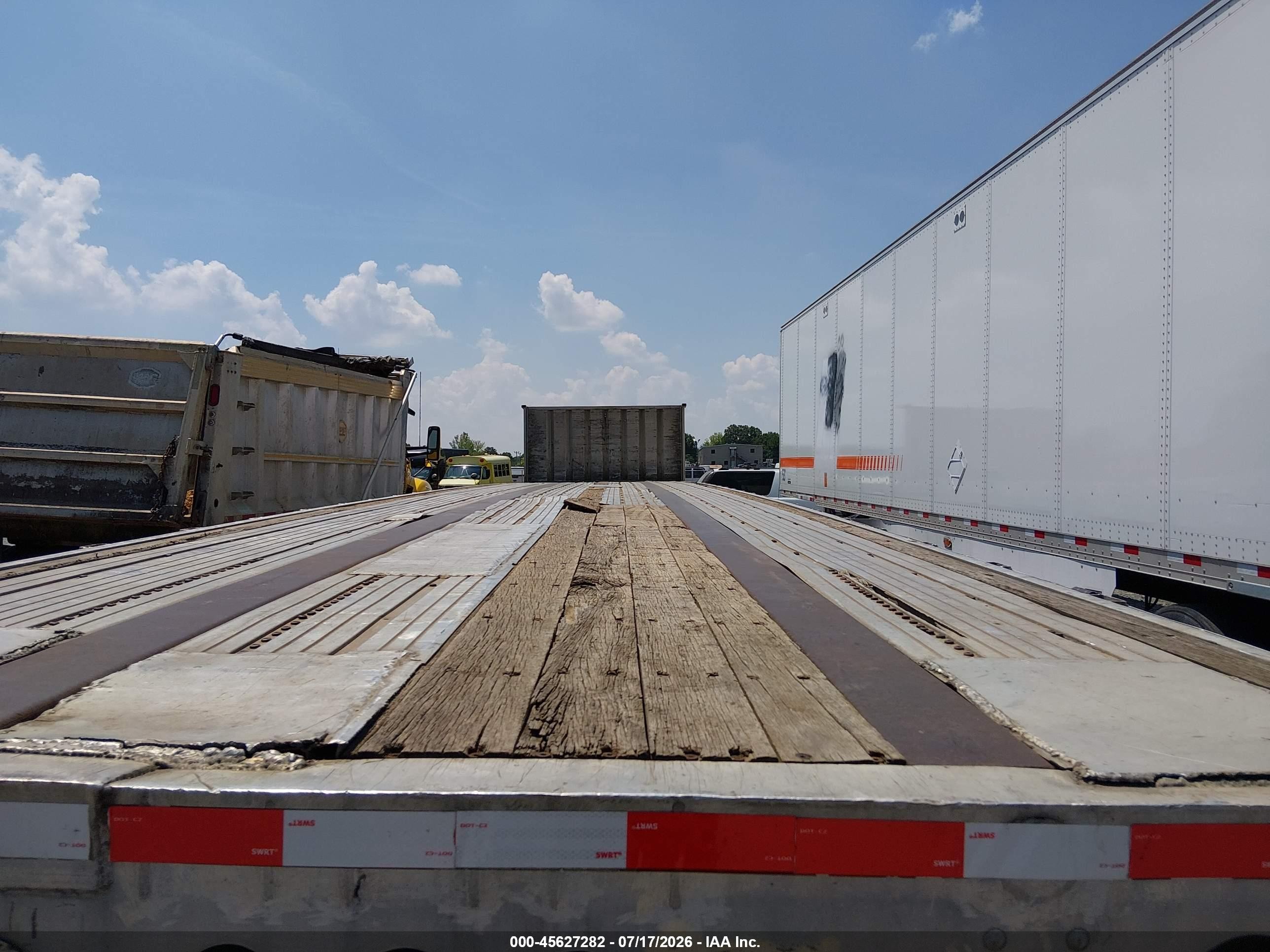 2002 Utility Trailer Mfg Flatbed VIN 1UYFS24892A784905 IAAI salvage auction — Theft, Junk Receipt (North Carolina), sold $5,275 on 2026-09-09 (photo 5)