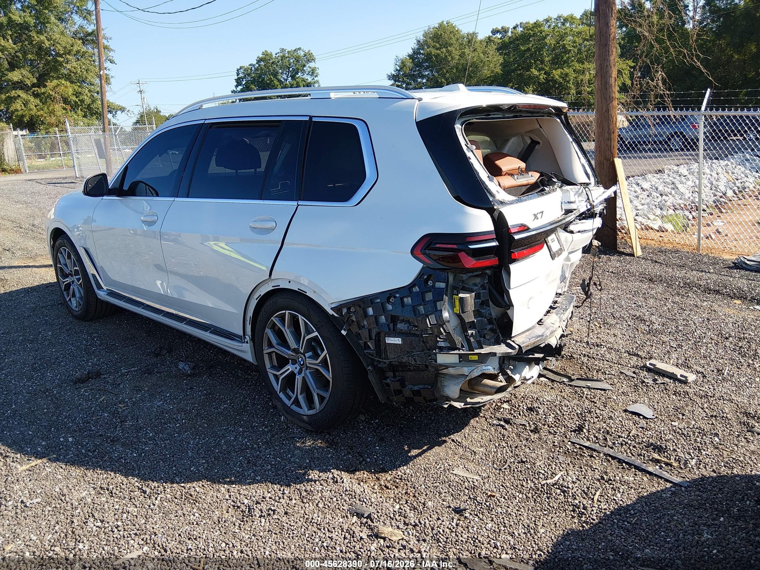 2024 BMW X7 VIN 5UX23EM0XR9V51115 IAAI salvage auction — Rear End, Clear (South Carolina), sold $29,000 on 2026-09-11 (photo 3)