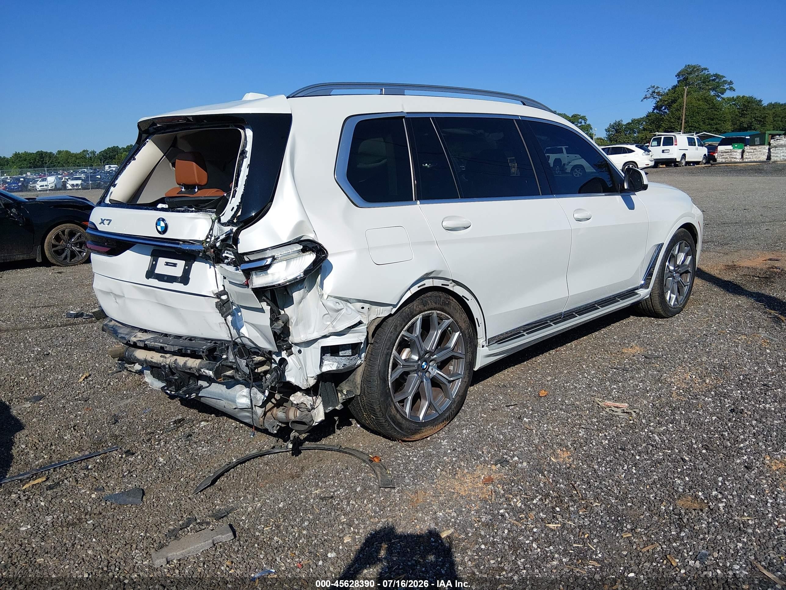 2024 BMW X7 VIN 5UX23EM0XR9V51115 IAAI salvage auction — Rear End, Clear (South Carolina), sold $29,000 on 2026-09-11 (photo 4)
