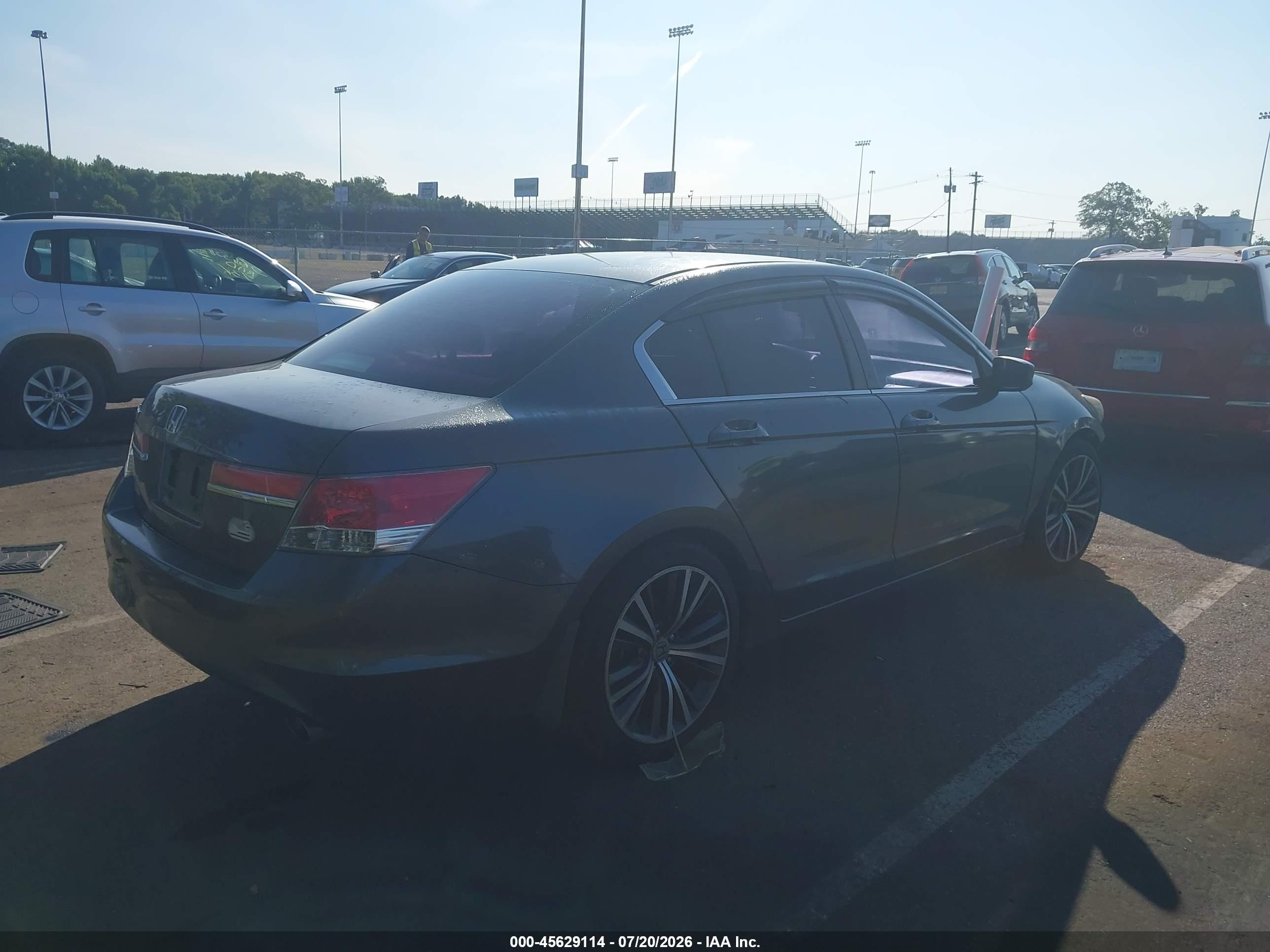 2011 Honda Accord VIN 1HGCP2F4XBA002562 IAAI salvage auction — Front End, Salvage (New Jersey), sold $400 on 2026-09-29 (photo 4)