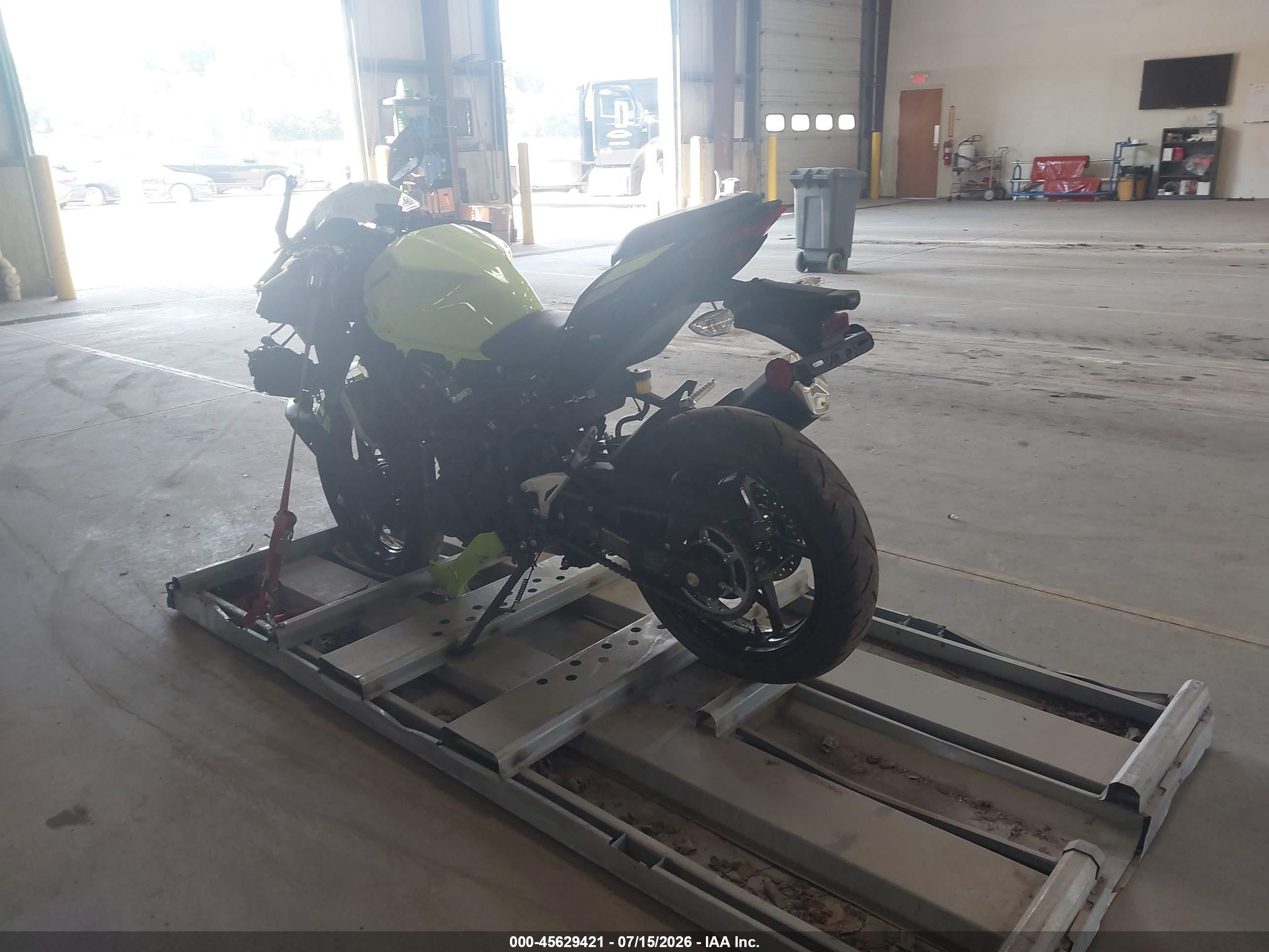 2026 Kawasaki Ninja VIN ML5EXGG15TDA90510 IAAI salvage auction — Front End, Scrap (Michigan), sold $350 on 2026-09-09 (photo 3)