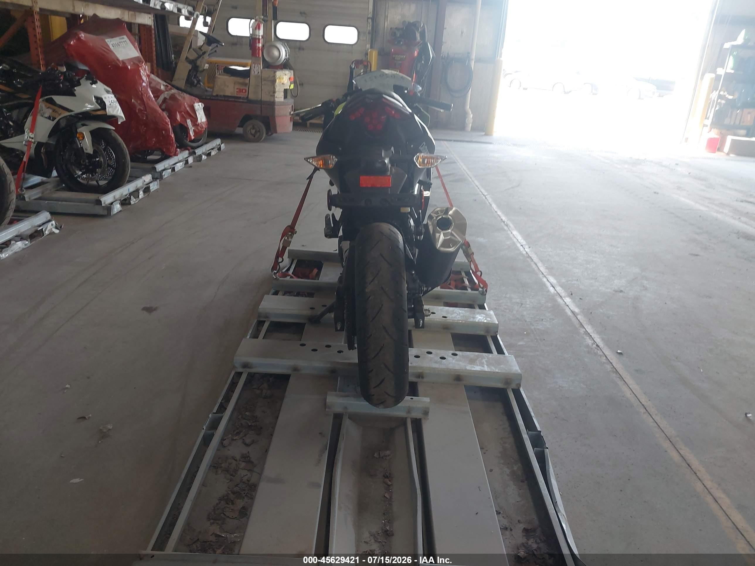 2026 Kawasaki Ninja VIN ML5EXGG15TDA90510 IAAI salvage auction — Front End, Scrap (Michigan), sold $350 on 2026-09-09 (photo 6)