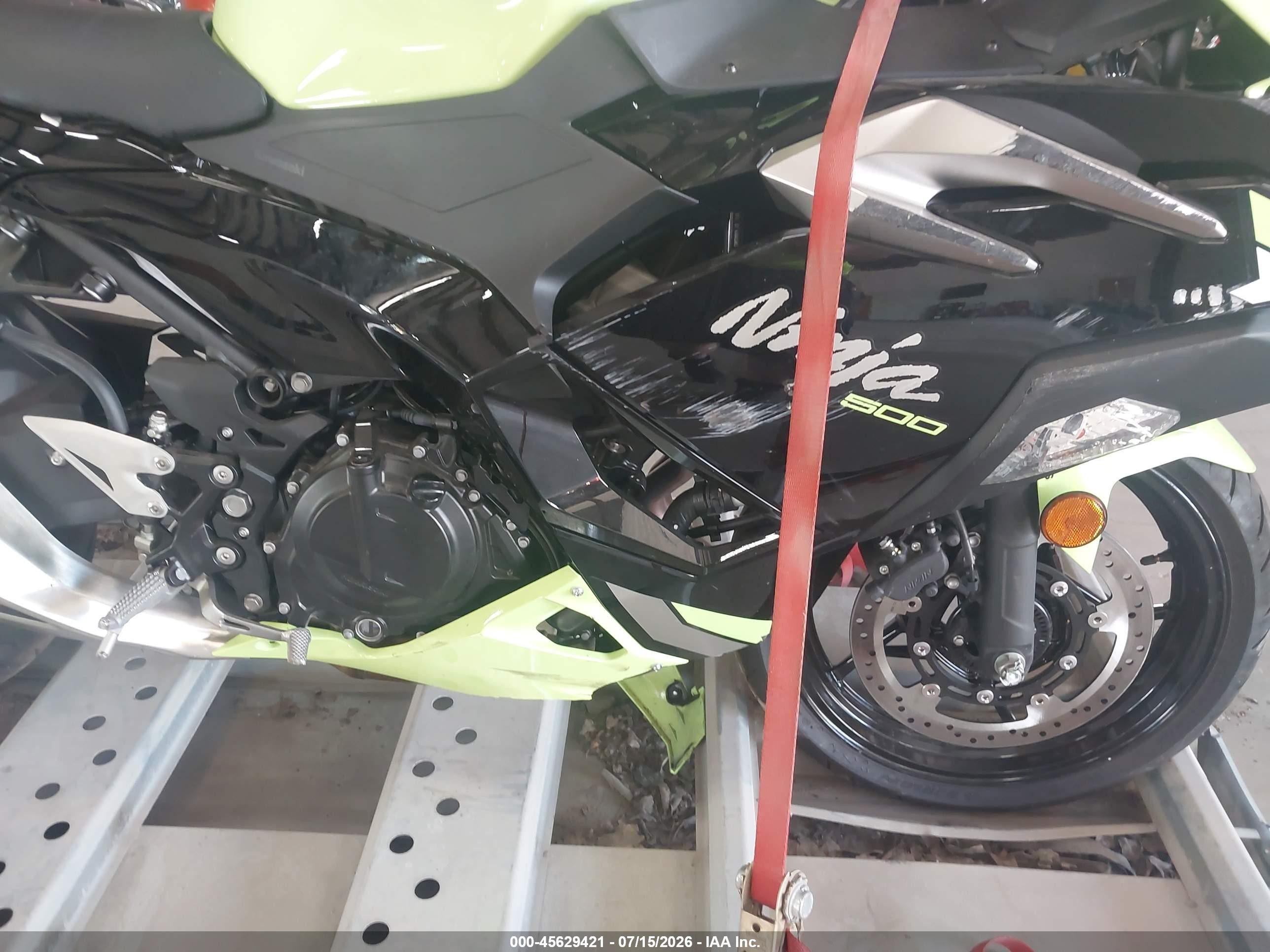 2026 Kawasaki Ninja VIN ML5EXGG15TDA90510 IAAI salvage auction — Front End, Scrap (Michigan), sold $350 on 2026-09-09 (photo 8)