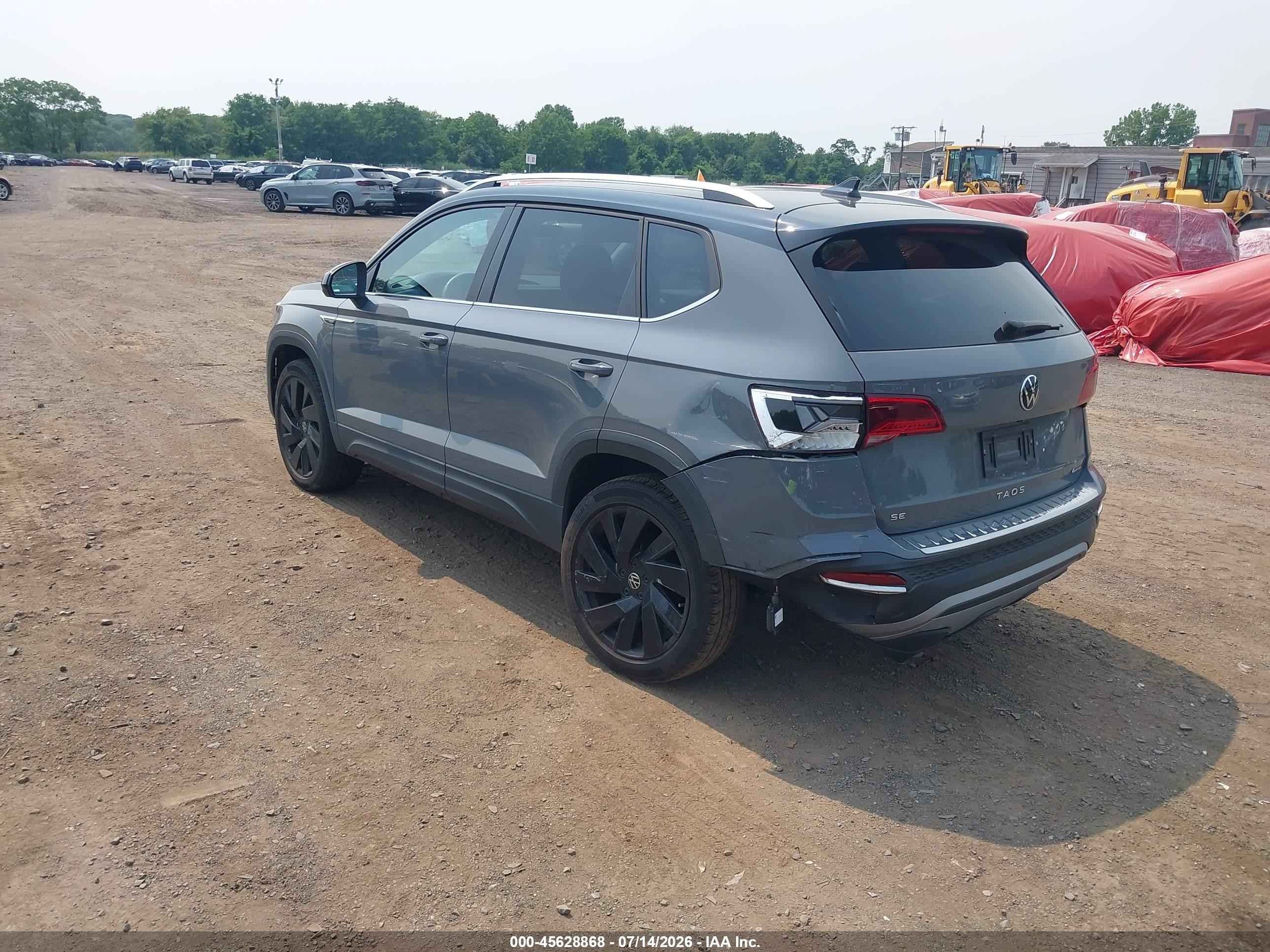 2024 Volkswagen Taos VIN 3VVVX7B28RM033400 IAAI salvage auction — Side, Salvage (Idaho), sold $8,500 on 2026-09-15 (photo 3)