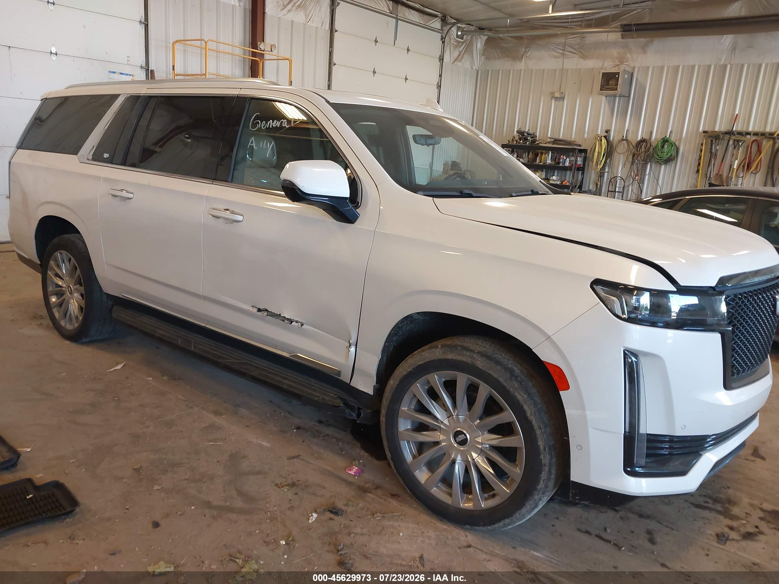 2022 Cadillac Escalade ESV VIN 1GYS4KKL0NR303101 — IAAI salvage auction photo