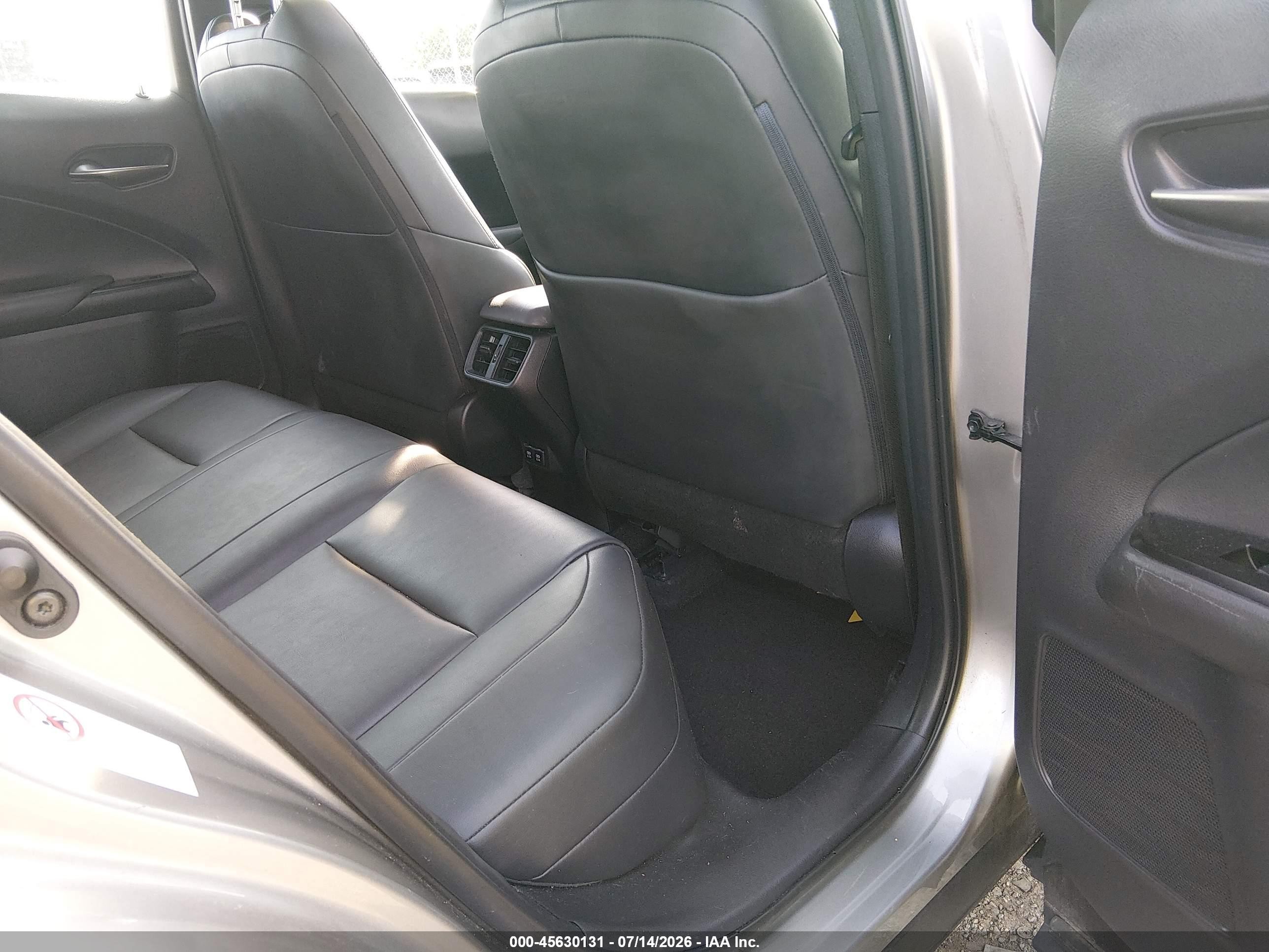 2019 Lexus Ux VIN JTHY3JBH6K2000786 IAAI salvage auction — Side, Salvage (New Jersey), sold $5,525 on 2026-09-08 (photo 8)