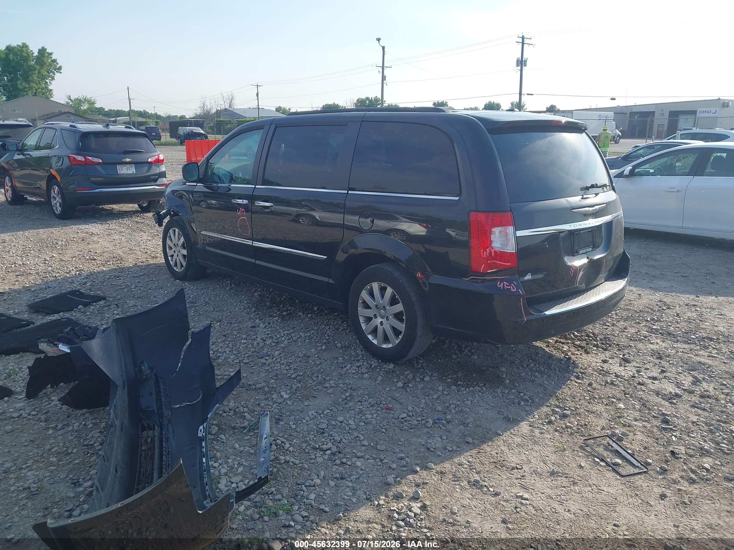 2016 Chrysler Town & Country VIN 2C4RC1BG8GR261083 IAAI salvage auction — Front End, Clear (Wisconsin), sold $1,850 on 2026-09-13 (photo 3)