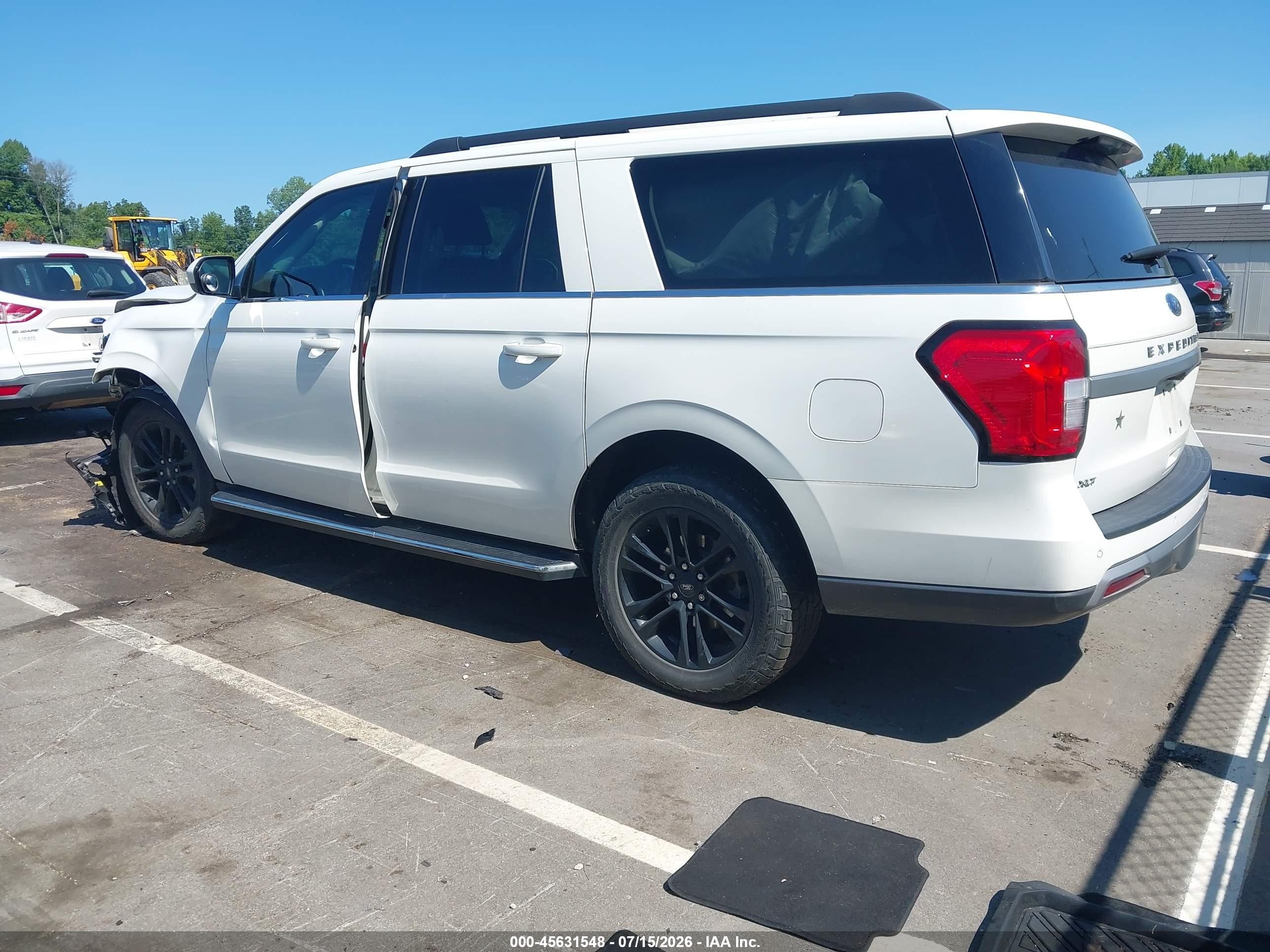 2023 Ford Expedition VIN 1FMJK1H82PEA41933 IAAI salvage auction — Front End, Salvage (North Carolina), sold $10,100 on 2026-09-05 (photo 3)