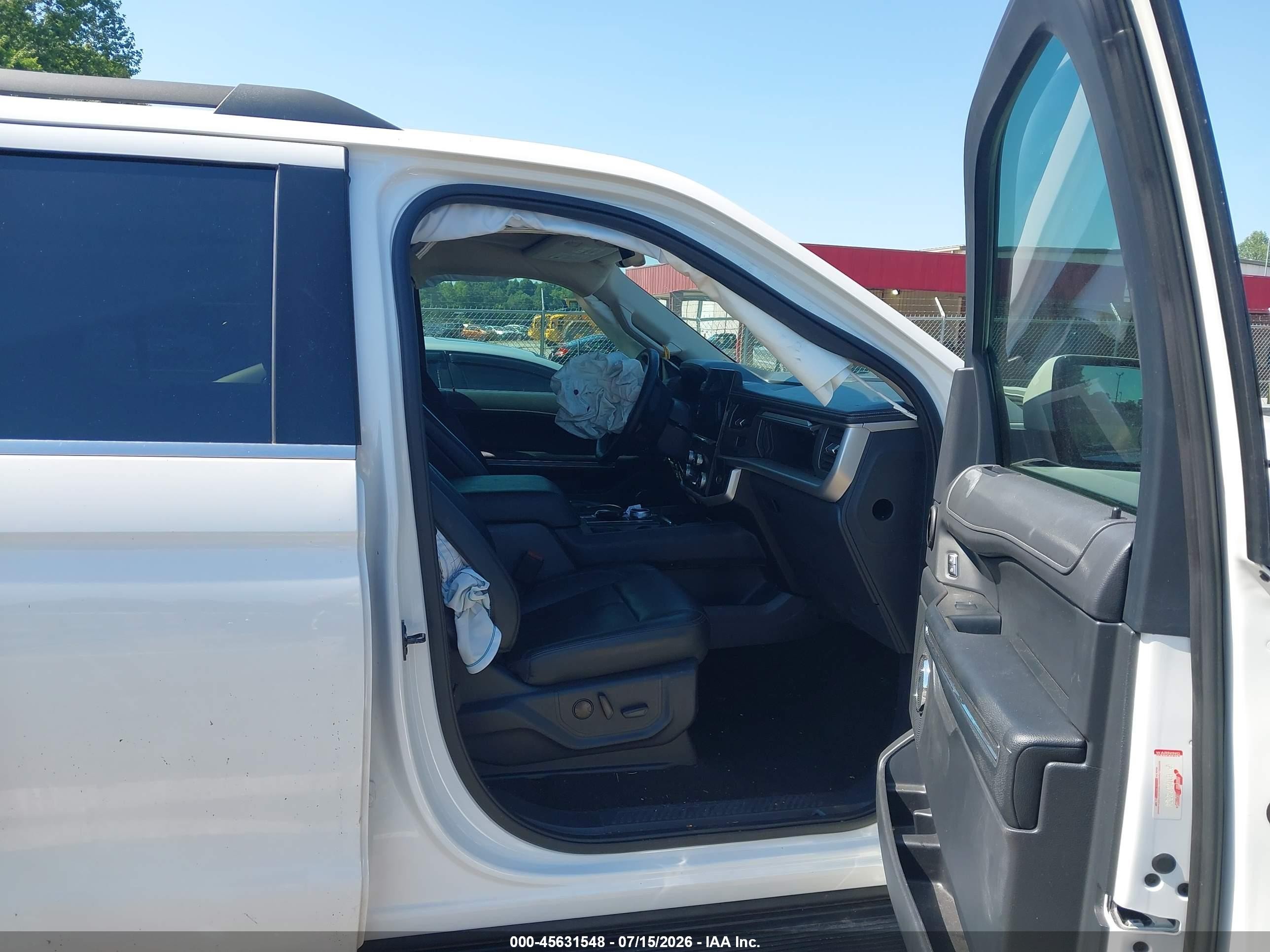 2023 Ford Expedition VIN 1FMJK1H82PEA41933 IAAI salvage auction — Front End, Salvage (North Carolina), sold $10,100 on 2026-09-05 (photo 5)