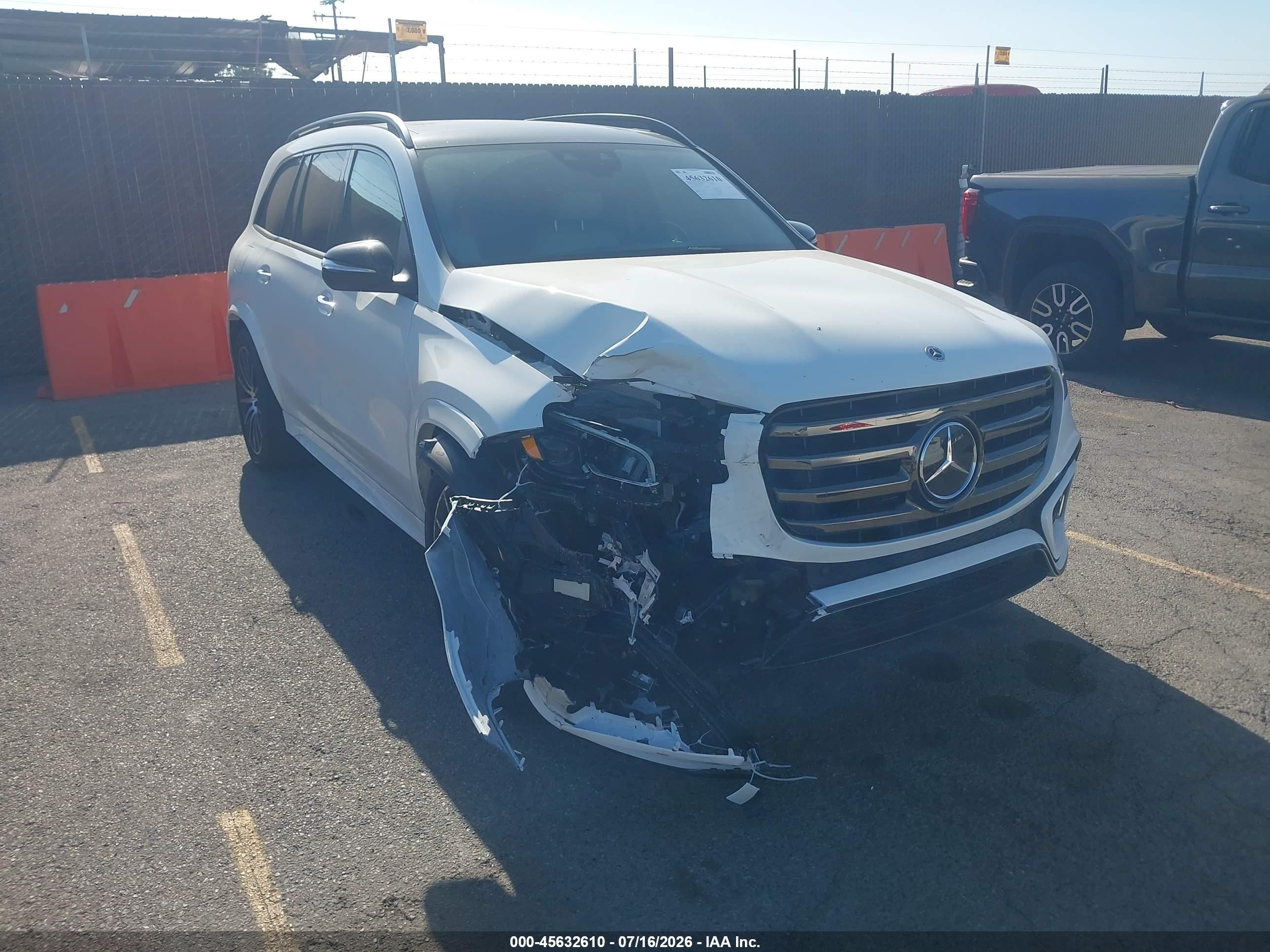 2025 Mercedes-Benz GLS-Class VIN 4JGFF5KE3SB445432 — IAAI salvage auction photo