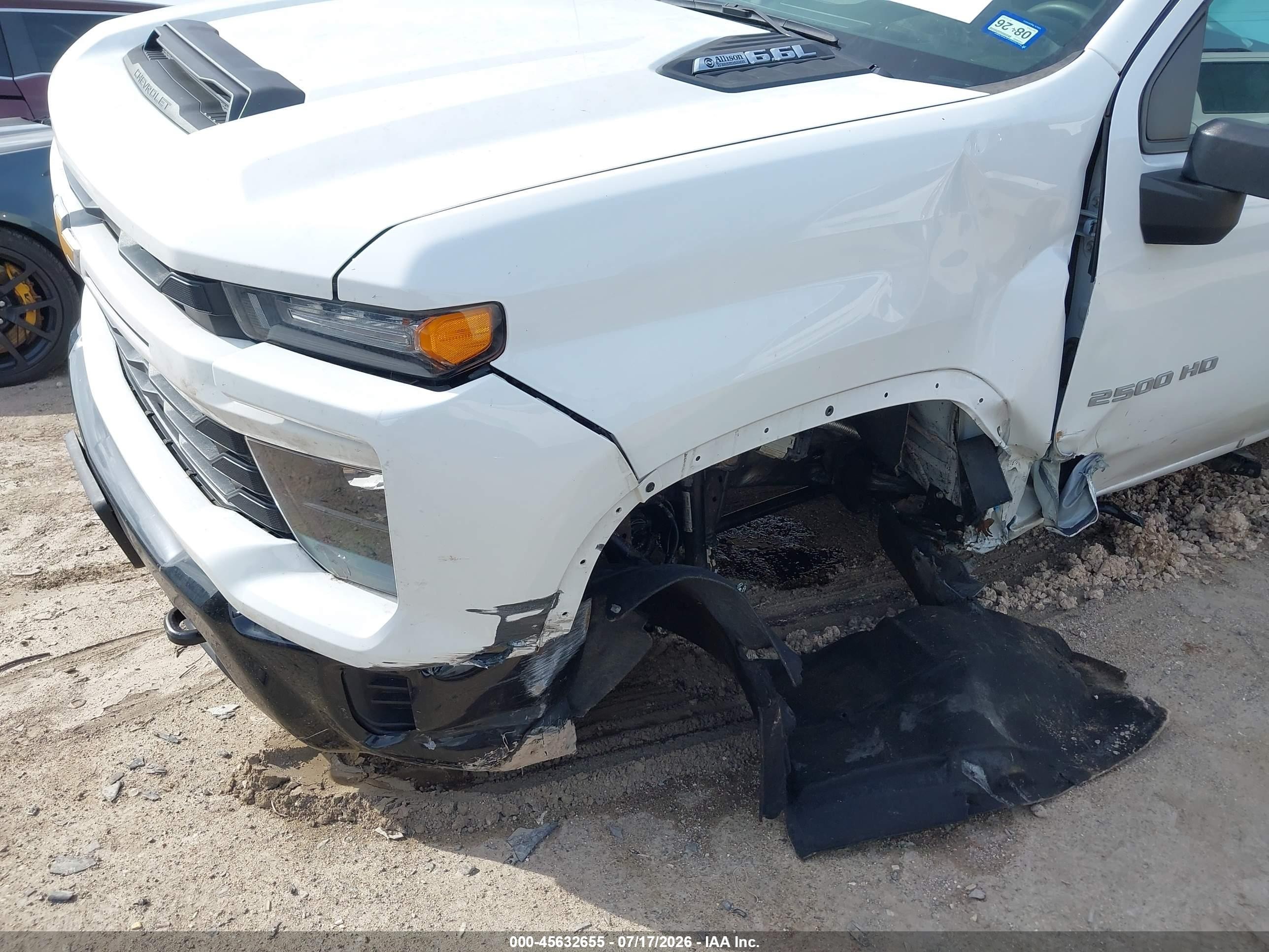 2024 Chevrolet Silverado VIN 2GC4YME70R1121801 IAAI salvage auction — Side, Original (Texas), sold $16,000 on 2026-09-09 (photo 6)