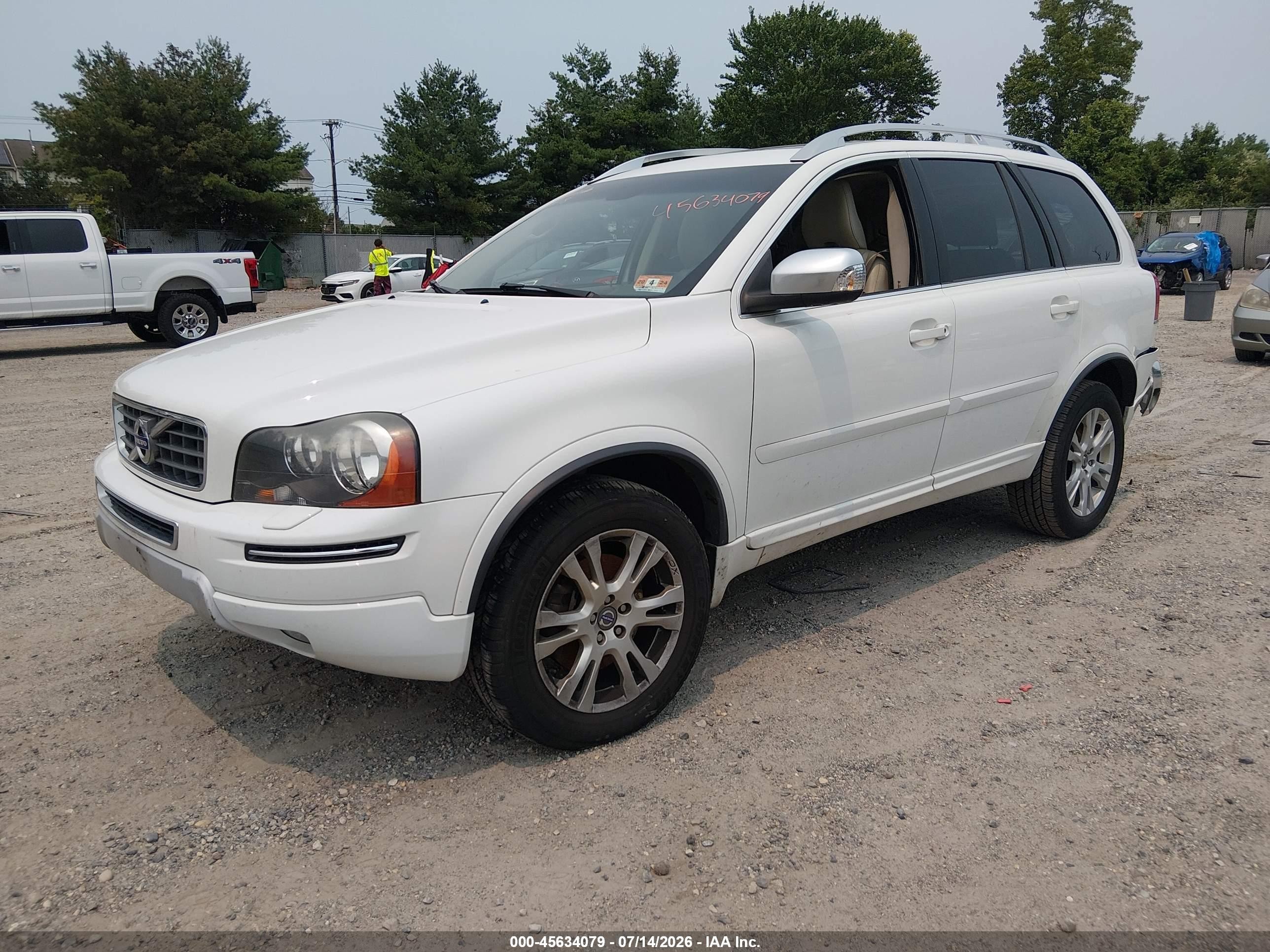 2013 Volvo XC90 VIN YV4952CZ6D1651189 IAAI salvage auction — Rear End, Salvage (New Jersey), sold $1,350 on 2026-09-13 (photo 2)