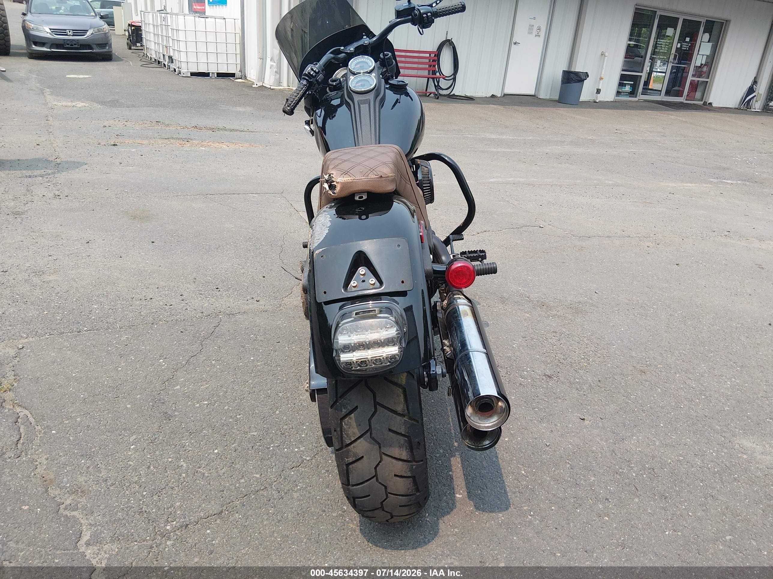 2020 Harley-davidson Low rider VIN 1HD1YWK16LB023828 IAAI salvage auction — Side, Salvage (Connecticut), sold $5,000 on 2026-09-09 (photo 6)