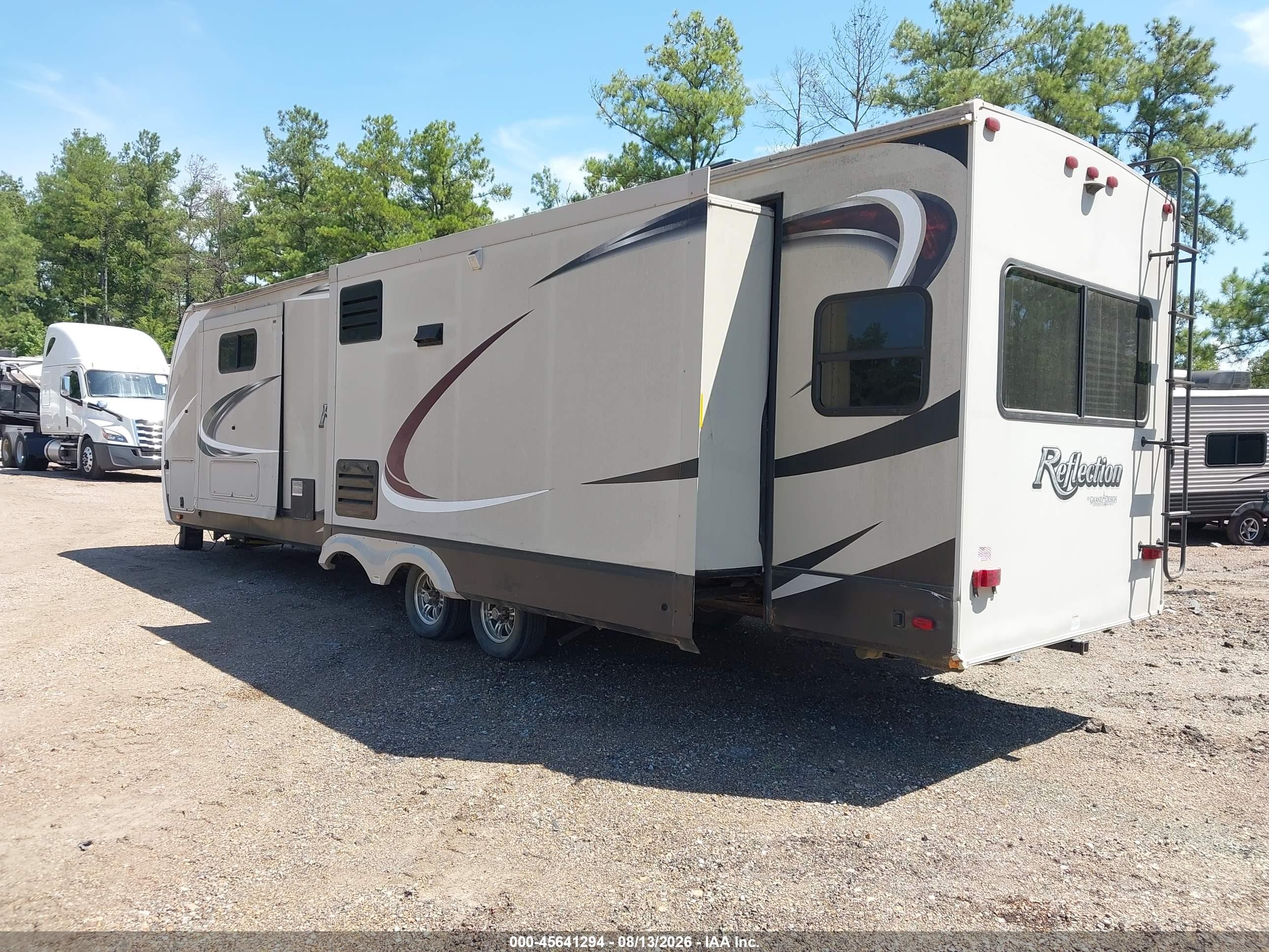 2016 VIN 573TR3724G3304882 IAAI salvage auction — Side, Salvage (Mississippi), sold $4,500 on 2026-09-10 (photo 3)