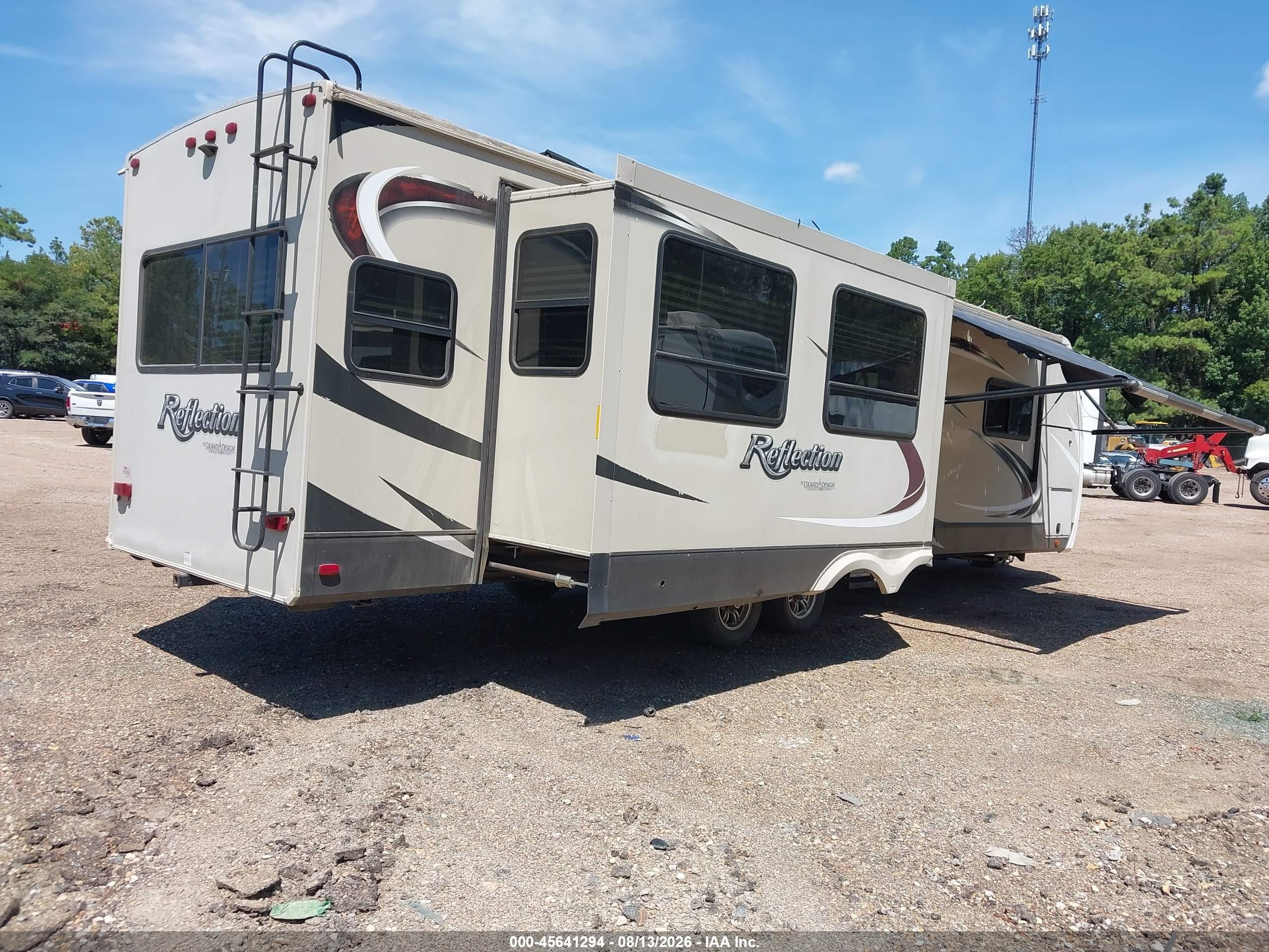 2016 VIN 573TR3724G3304882 IAAI salvage auction — Side, Salvage (Mississippi), sold $4,500 on 2026-09-10 (photo 4)