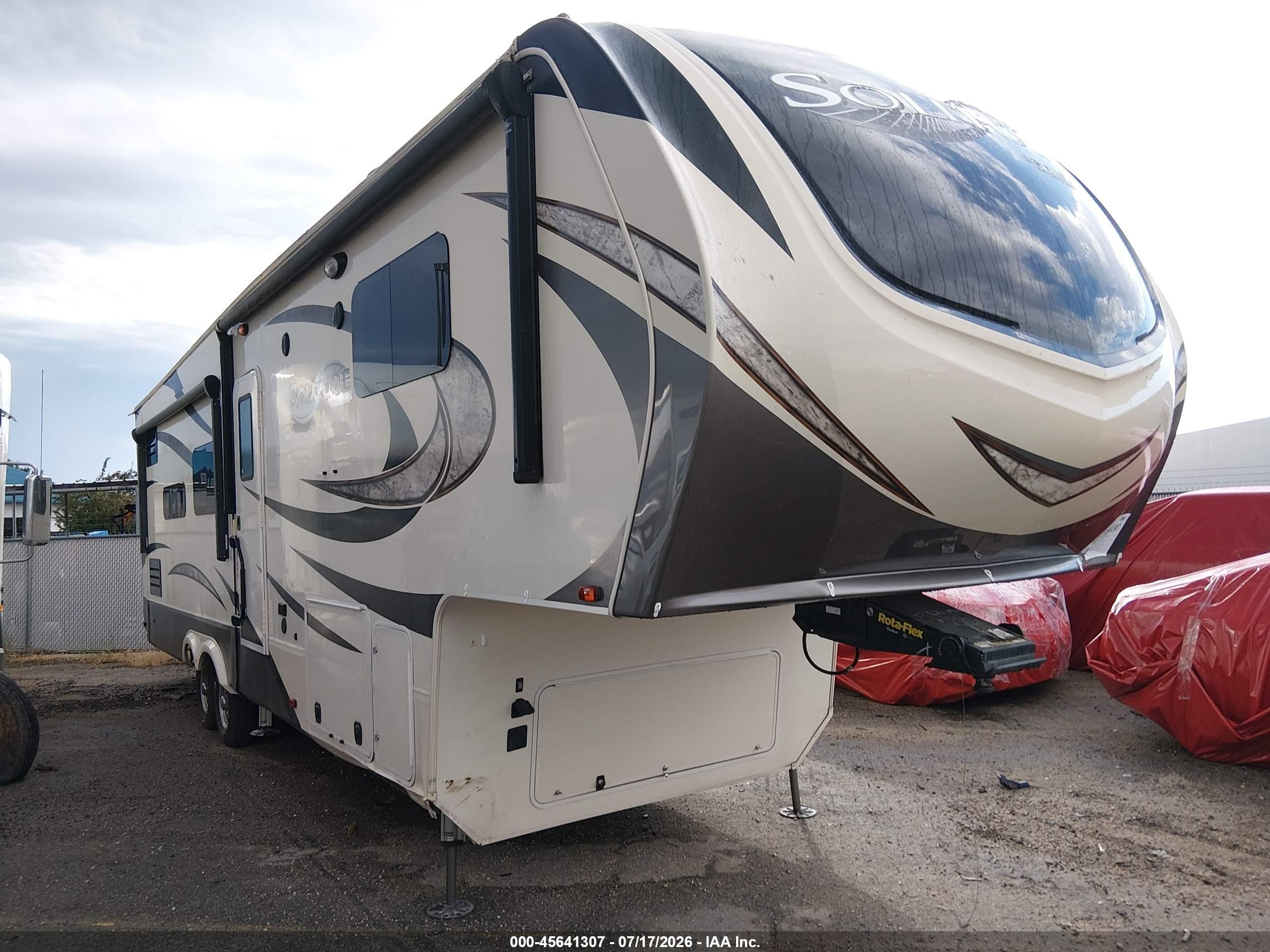 2018 Grand Design Recreat Solitude VIN 573FS3828J1111699 — IAAI salvage auction photo