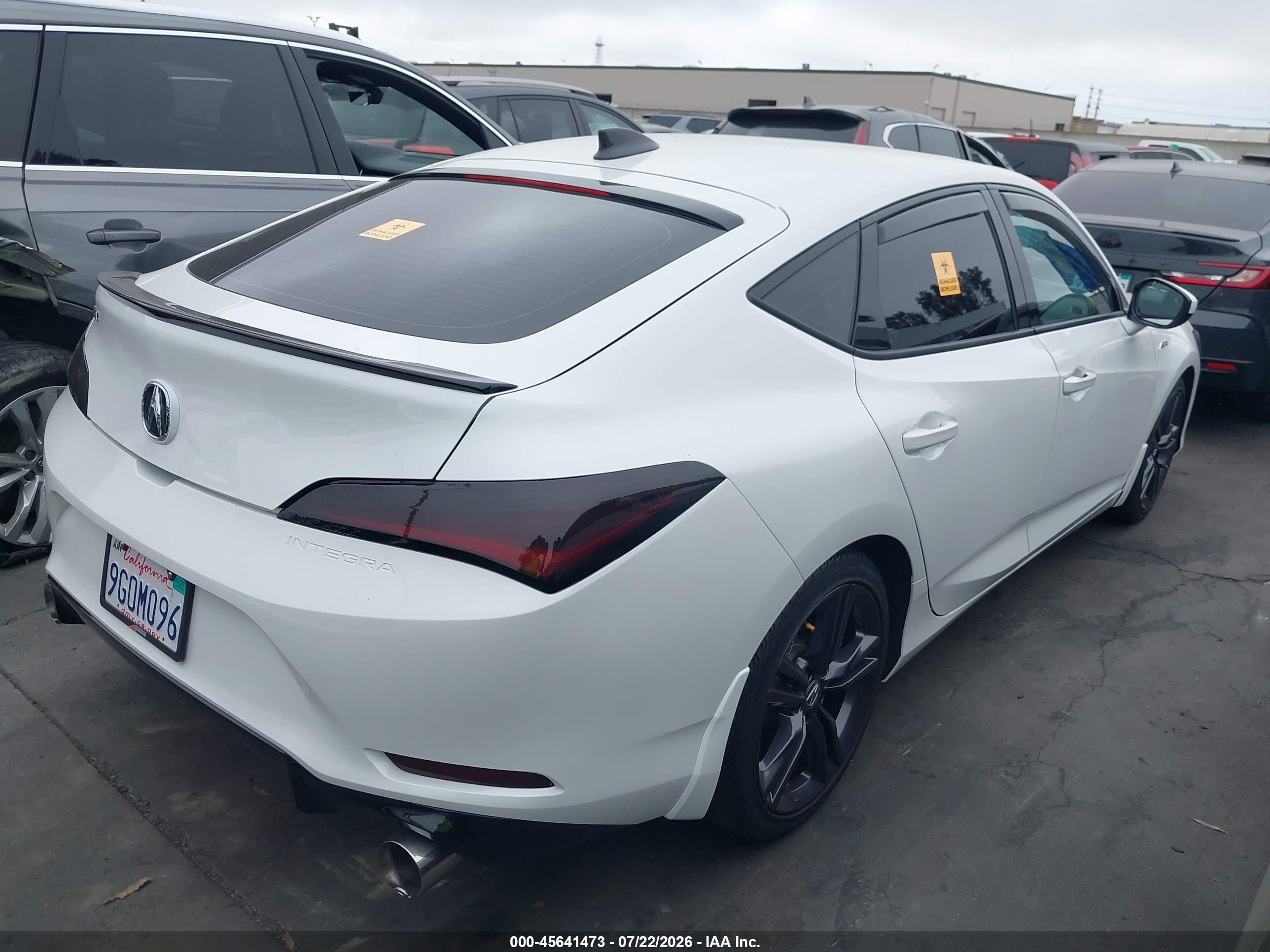 2024 Acura Integra VIN 19UDE4H30RA000324 IAAI salvage auction — Biohazard/Chemical, Salvage Certificate (California), sold $12,900 on 2026-09-11 (photo 4)