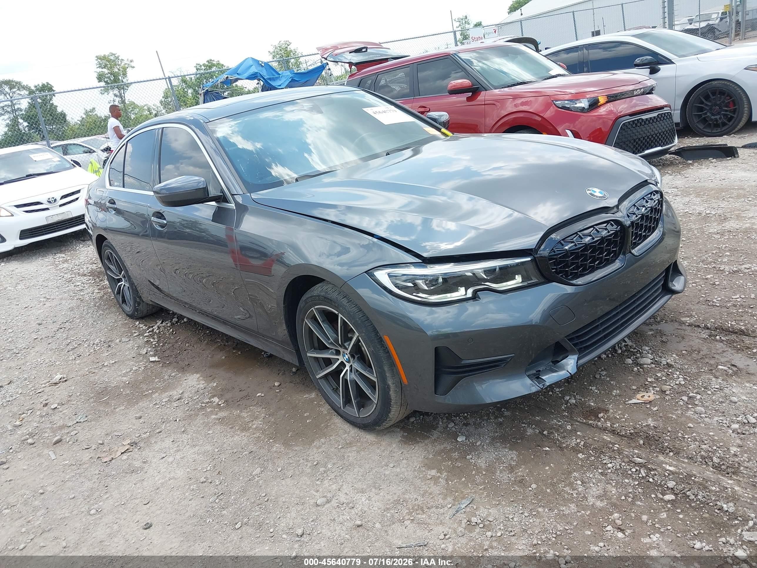 2019 BMW 3 Series VIN WBA5R7C5XKFH05724 — IAAI salvage auction photo