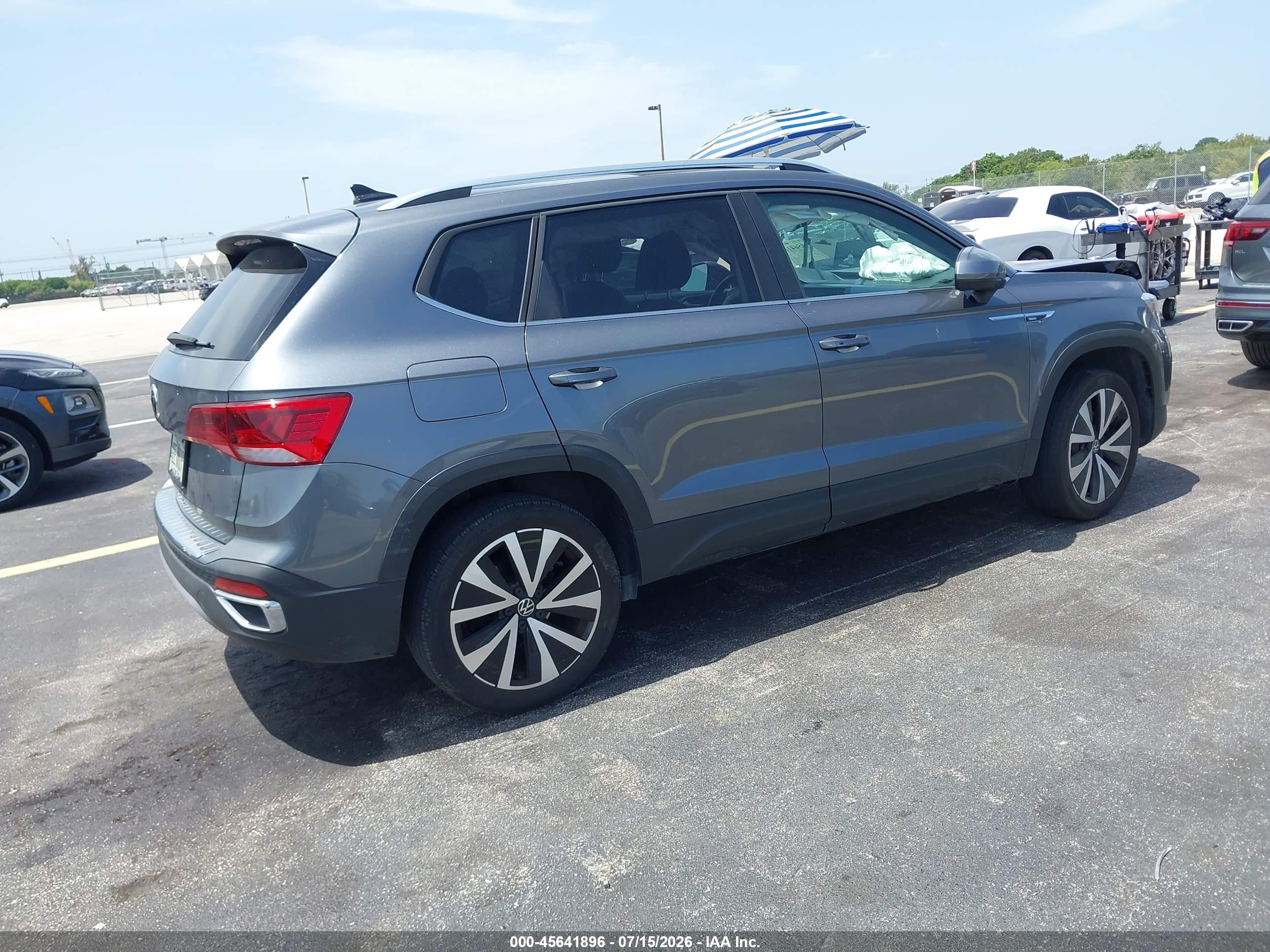 2024 Volkswagen Taos VIN 3VVEX7B28RM005466 IAAI salvage auction — Front End, Rebuildable (Florida), sold $7,000 on 2026-09-05 (photo 4)