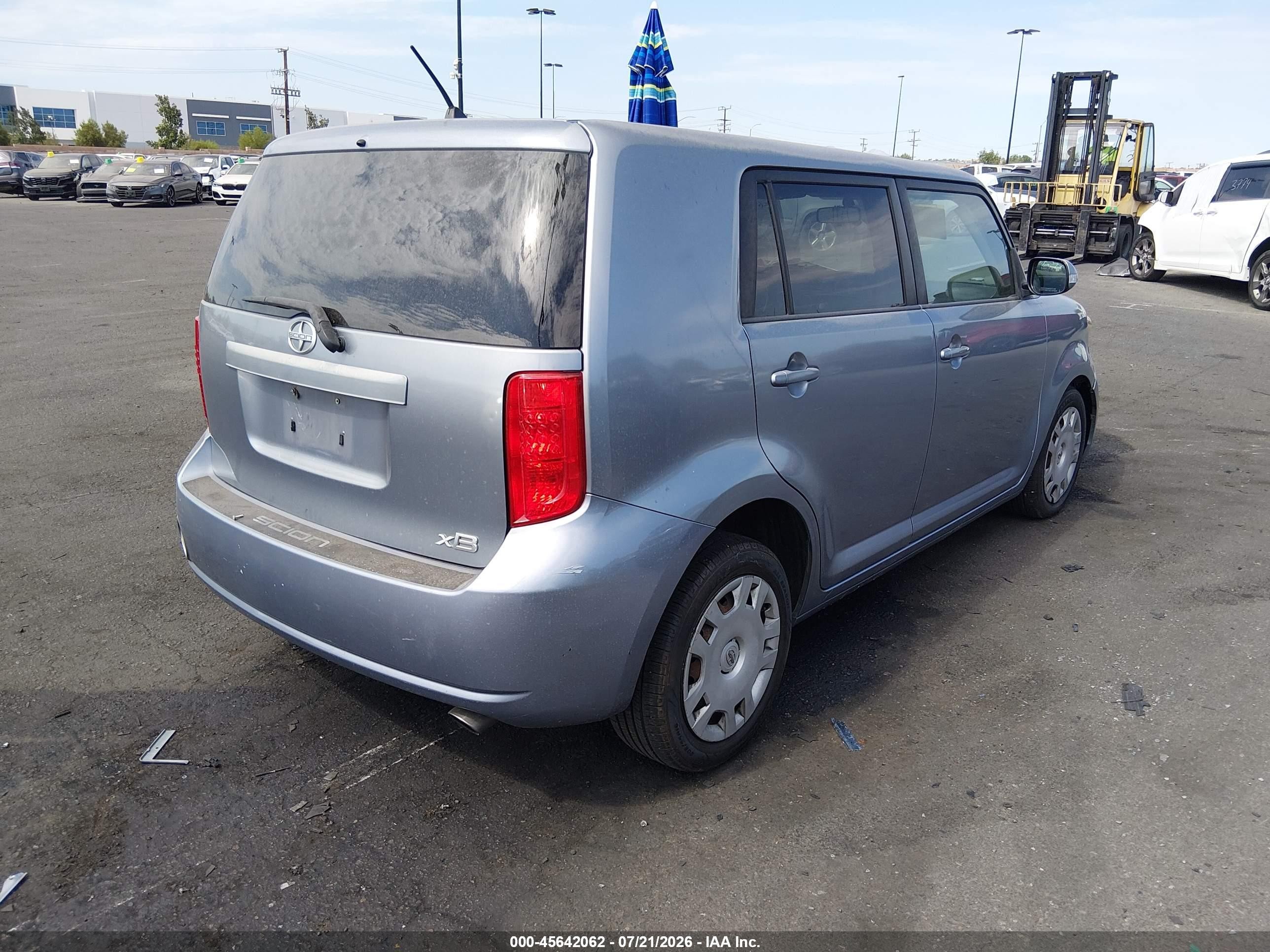 2010 Scion Xb VIN JTLZE4FE1A1100059 IAAI salvage auction — Unknown, Salvage Certificate (California), sold $1,050 on 2026-09-24 (photo 4)