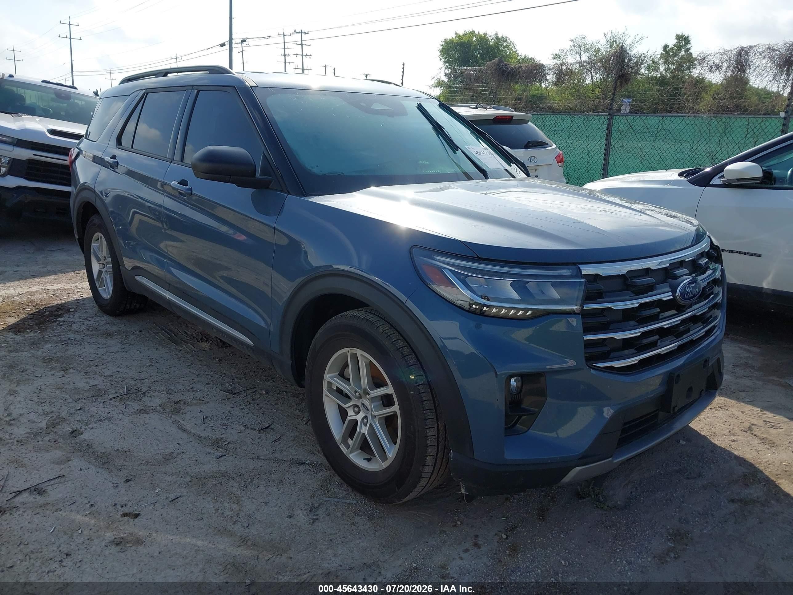 2025 Ford Explorer VIN 1FMUK7DH7SGB68003 — IAAI salvage auction photo