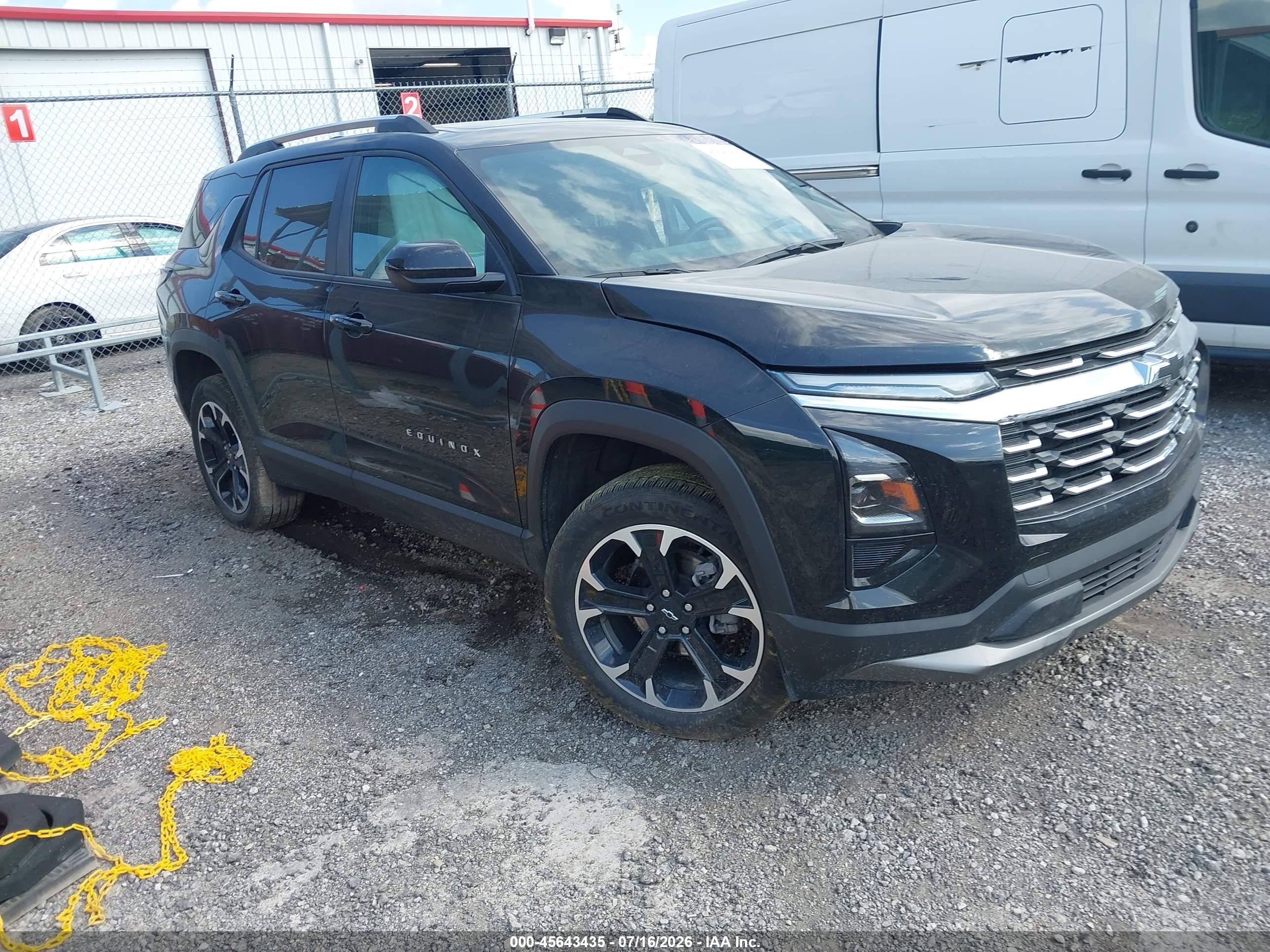 2025 Chevrolet Equinox VIN 3GNAXHEG1SL330182 — IAAI salvage auction photo