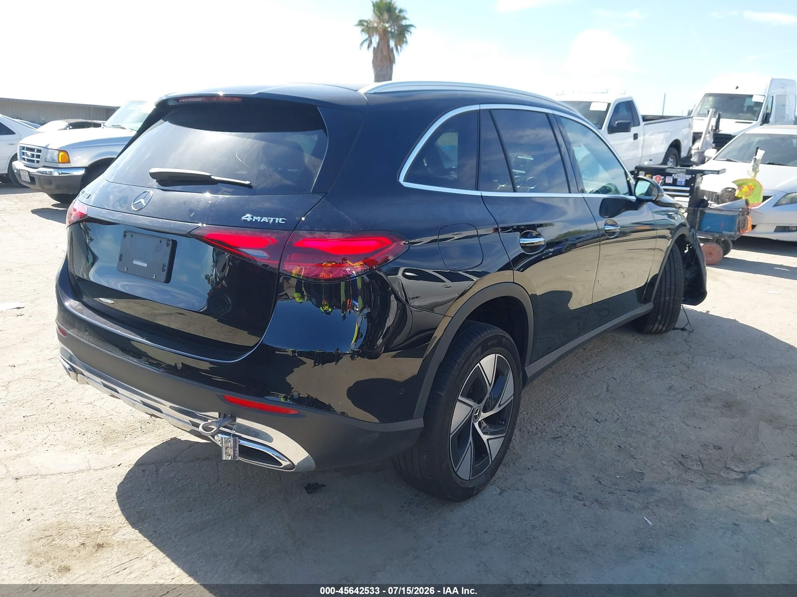 2024 Mercedes-benz Glc VIN W1NKM4HB7RF158526 IAAI salvage auction — Front End, Salvage (California), sold $15,100 on 2026-09-07 (photo 4)