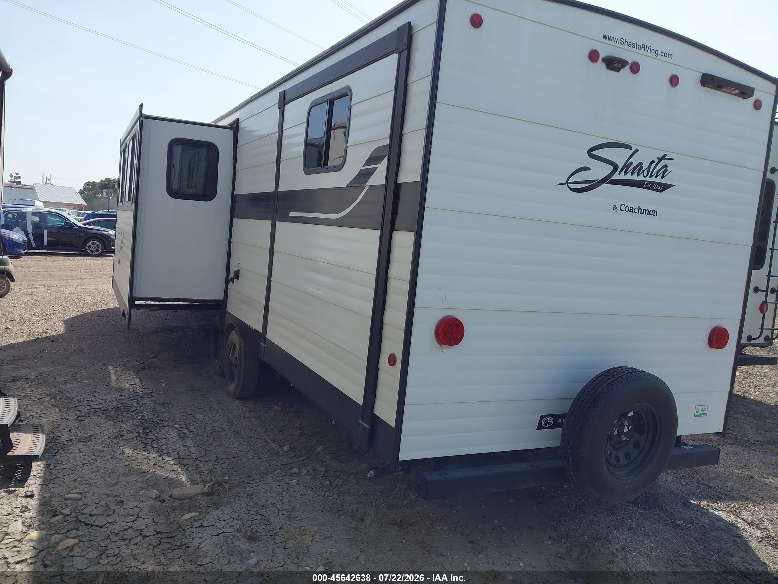 2025 Forest River Shasta VIN 5ZT2SSXB8SE022709 IAAI salvage auction — Hail, Original (Texas), sold $14,700 on 2026-10-06 (photo 3)