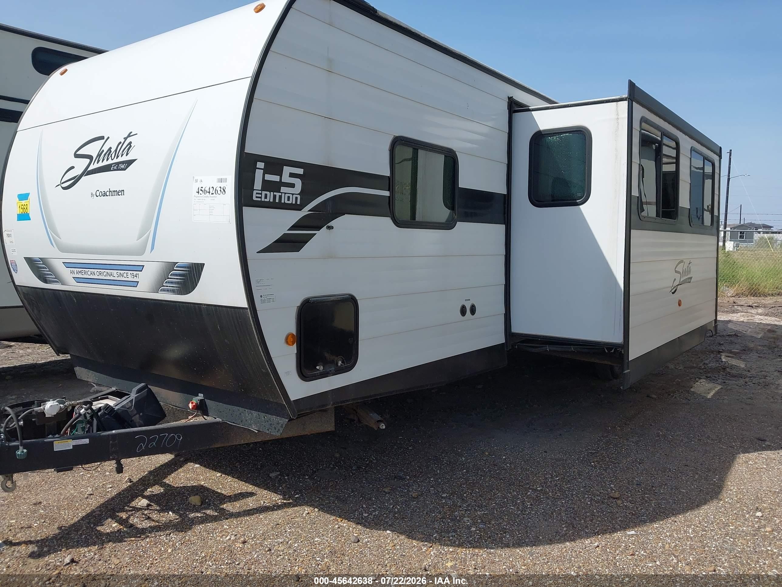 2025 Forest River Shasta VIN 5ZT2SSXB8SE022709 IAAI salvage auction — Hail, Original (Texas), sold $14,700 on 2026-10-06 (photo 6)