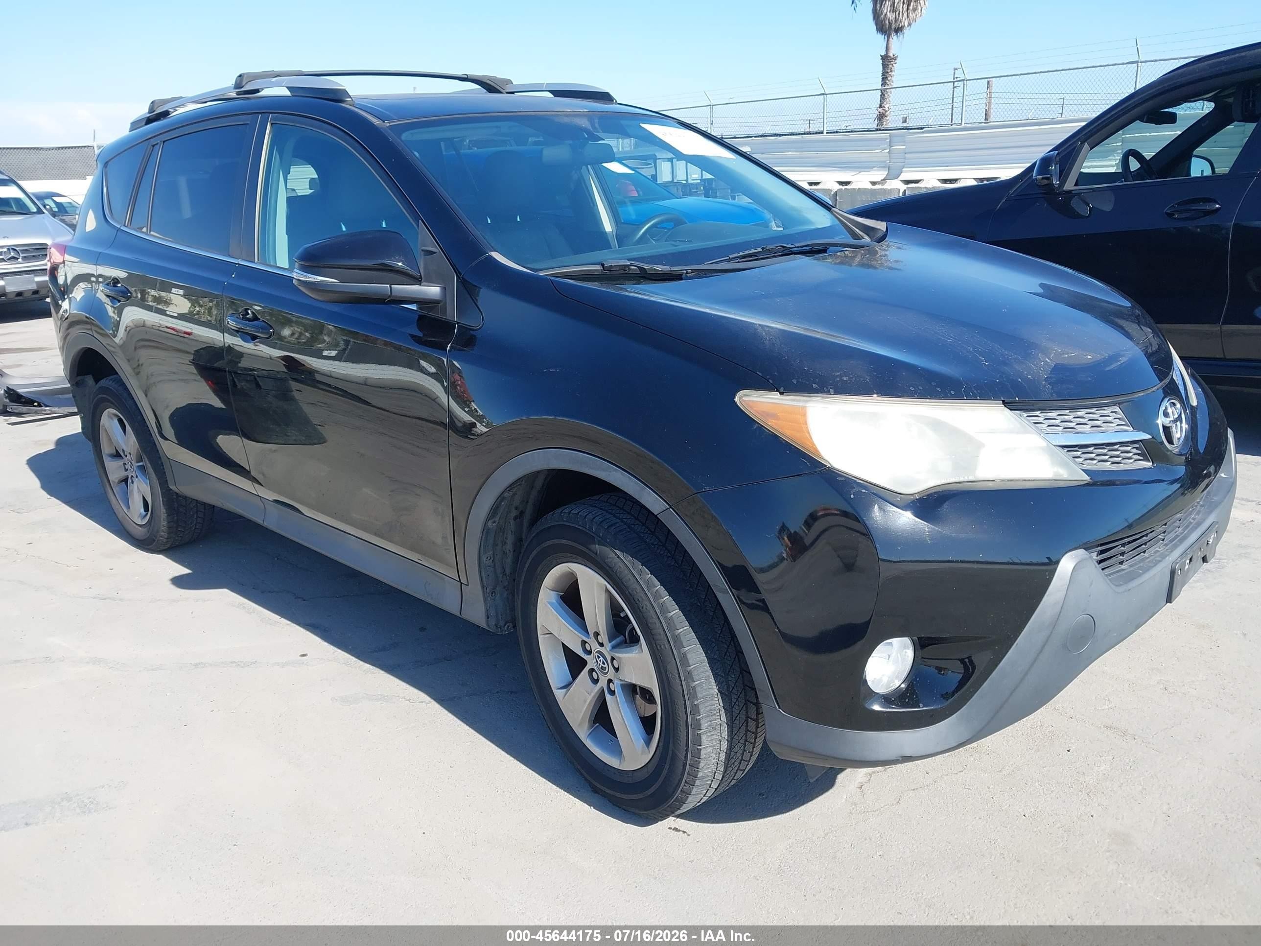 2015 Toyota Rav 4 VIN 2T3WFREV0FW161373 IAAI salvage auction — Rear End, Salvage (California), sold $4,050 on 2026-09-13 (photo 1)