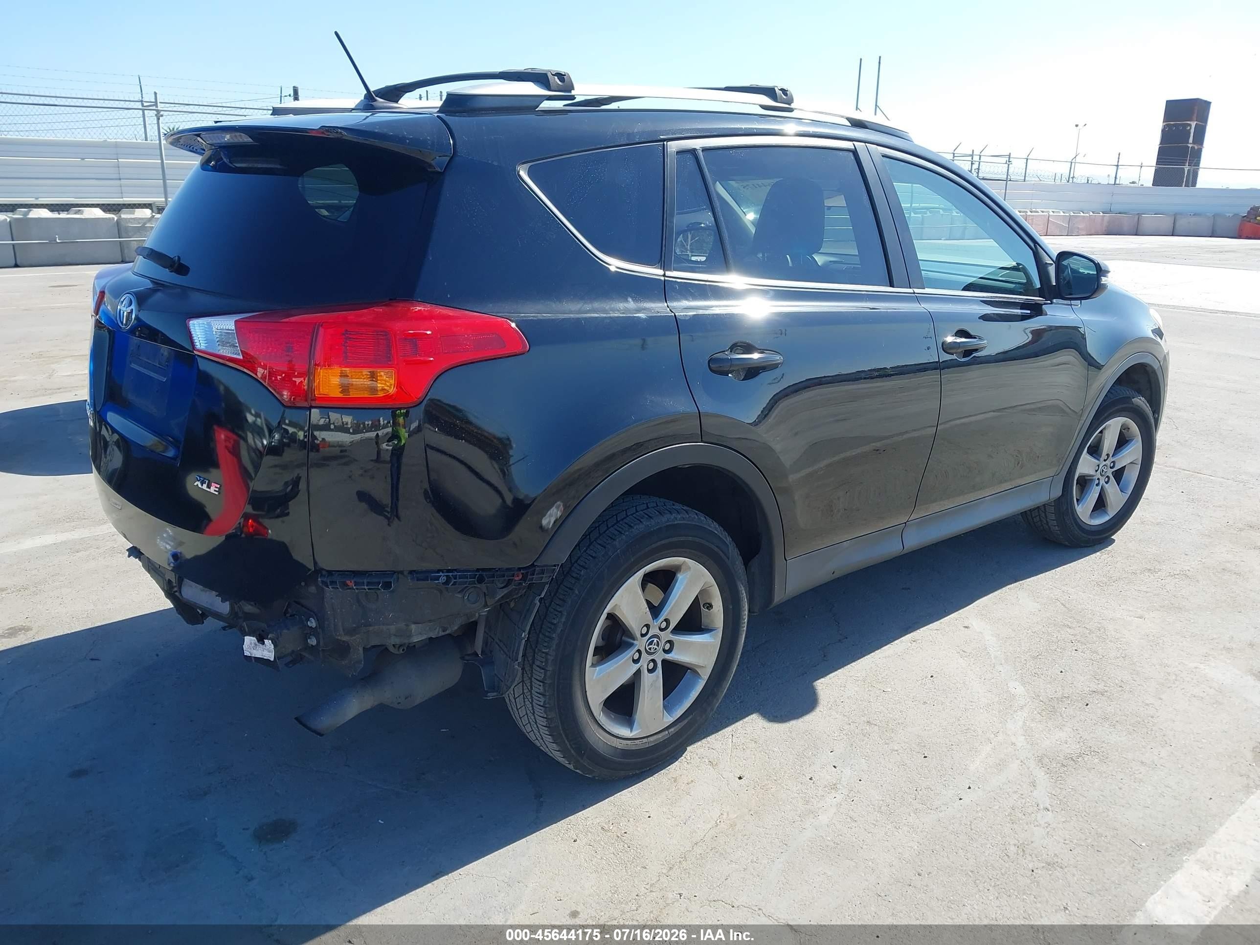 2015 Toyota Rav 4 VIN 2T3WFREV0FW161373 IAAI salvage auction — Rear End, Salvage (California), sold $4,050 on 2026-09-13 (photo 4)