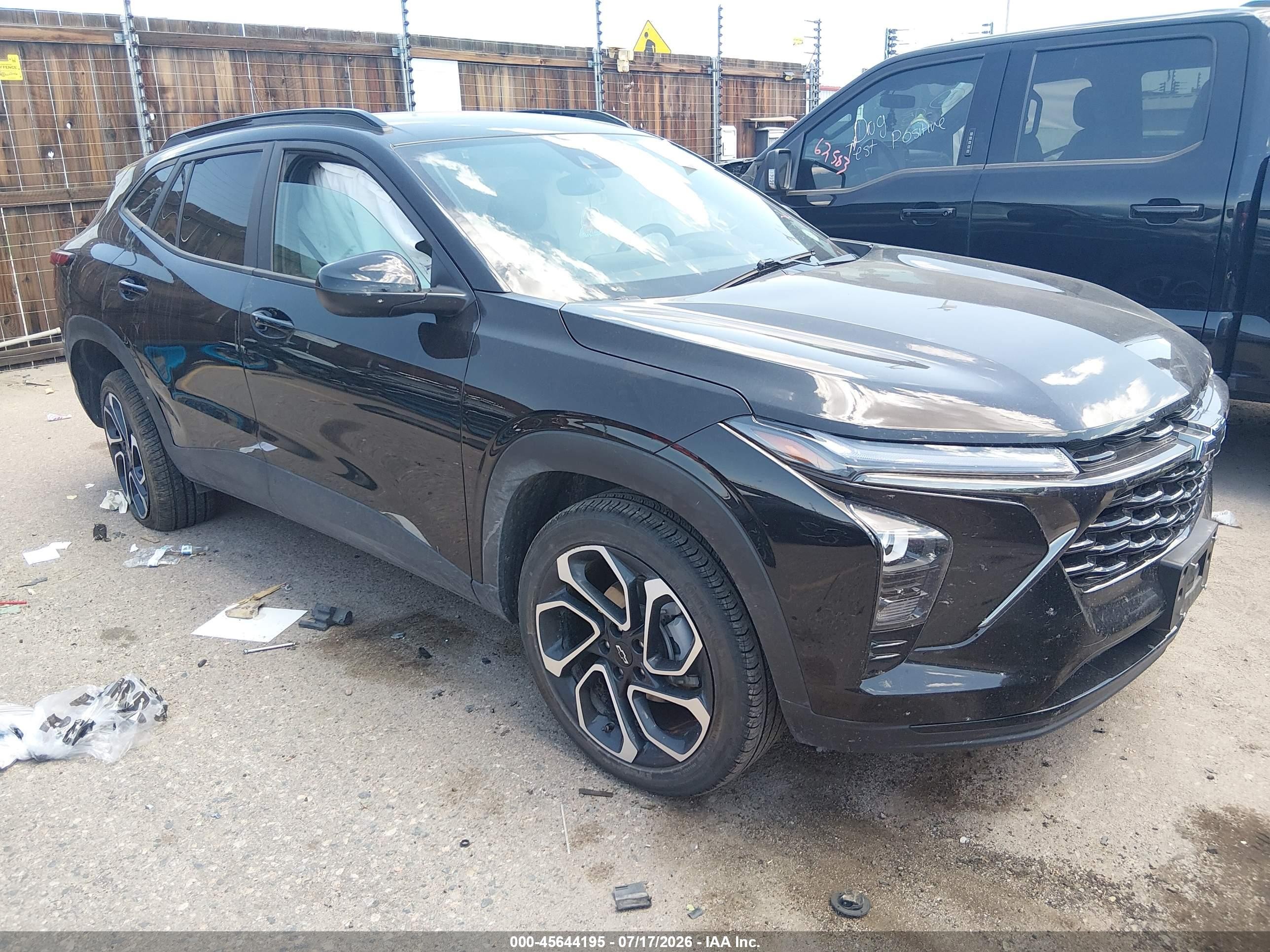 2025 Chevrolet Trax VIN KL77LJEP0SC153719 — IAAI salvage auction photo
