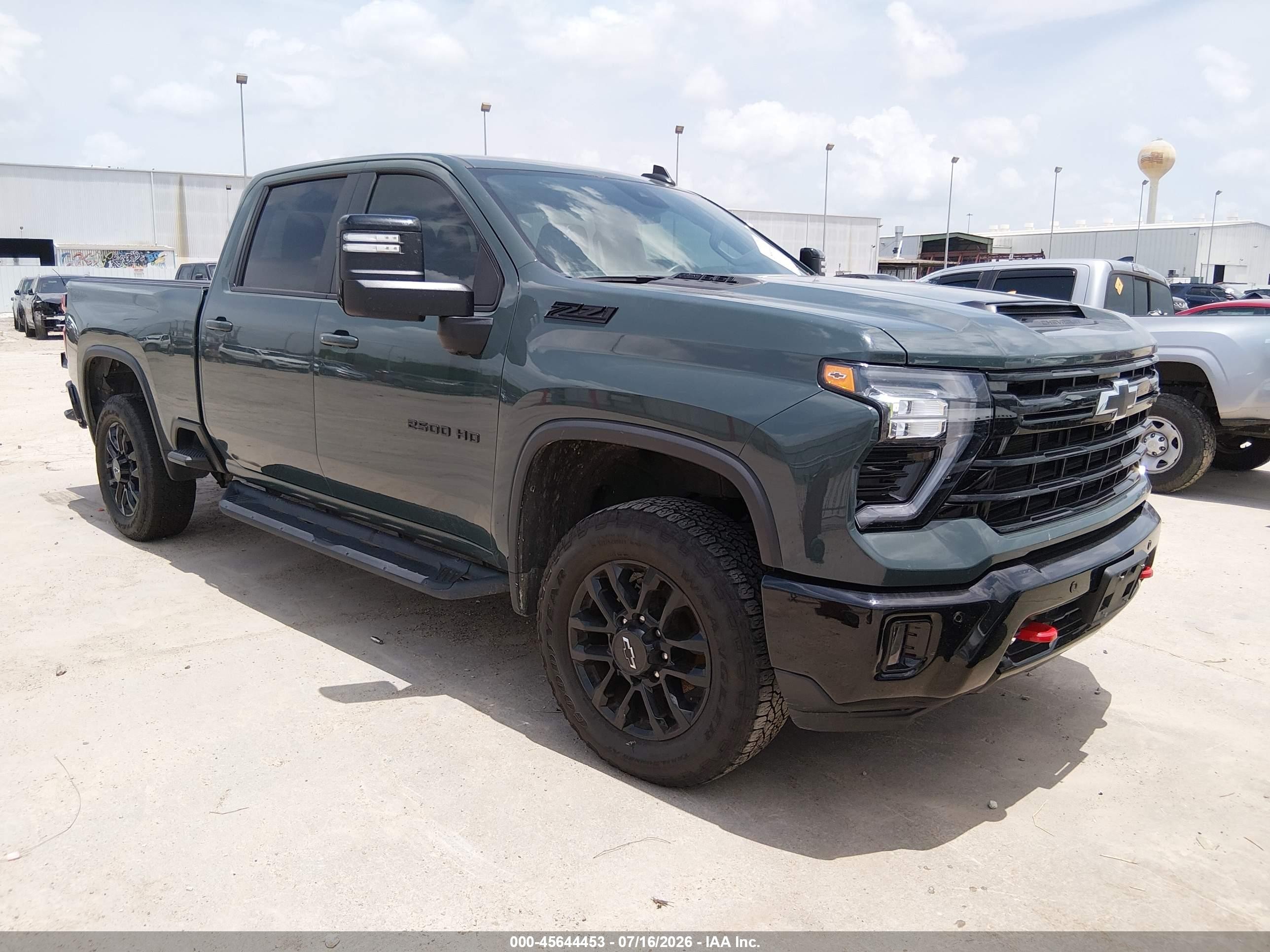2025 Chevrolet Silverado 2500 VIN 1GC4KNE7XSF200821 — IAAI salvage auction photo